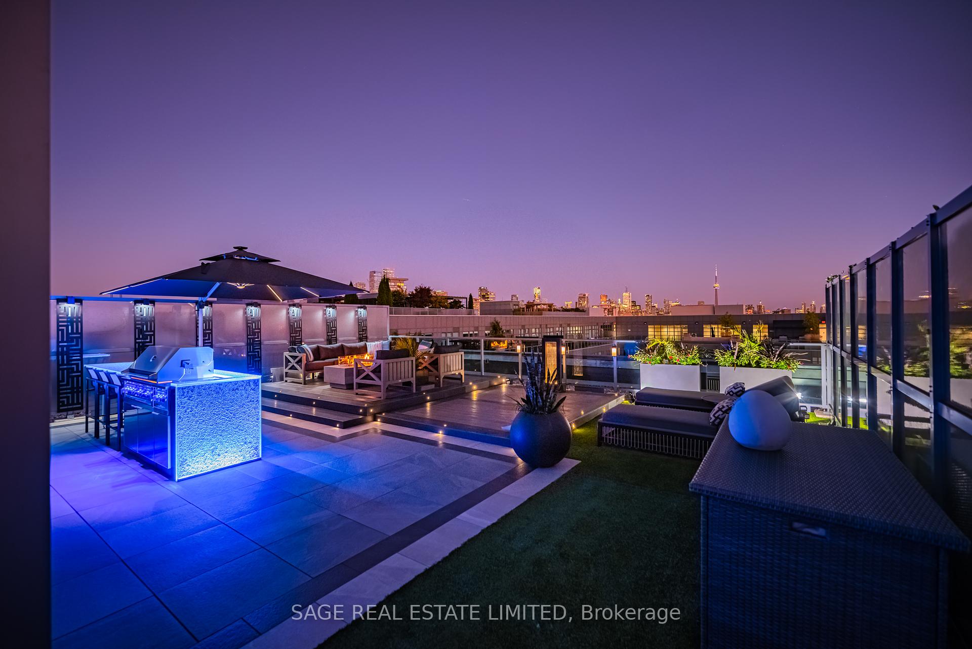 3 Bedrooms Condo at 377 Madison,  Toronto For sale