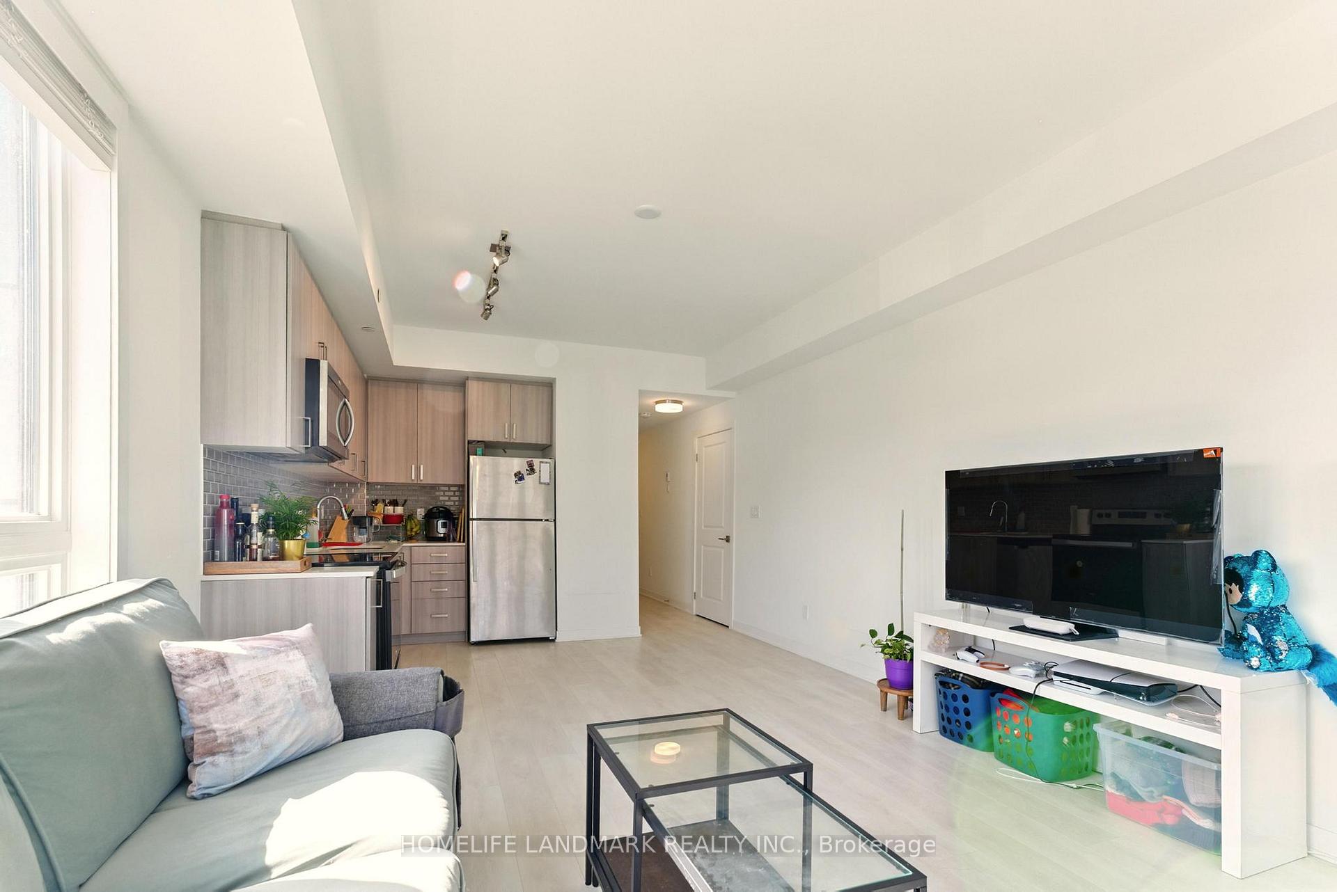 2 Bedrooms Condo at 4015 Hickory,  Mississauga For sale