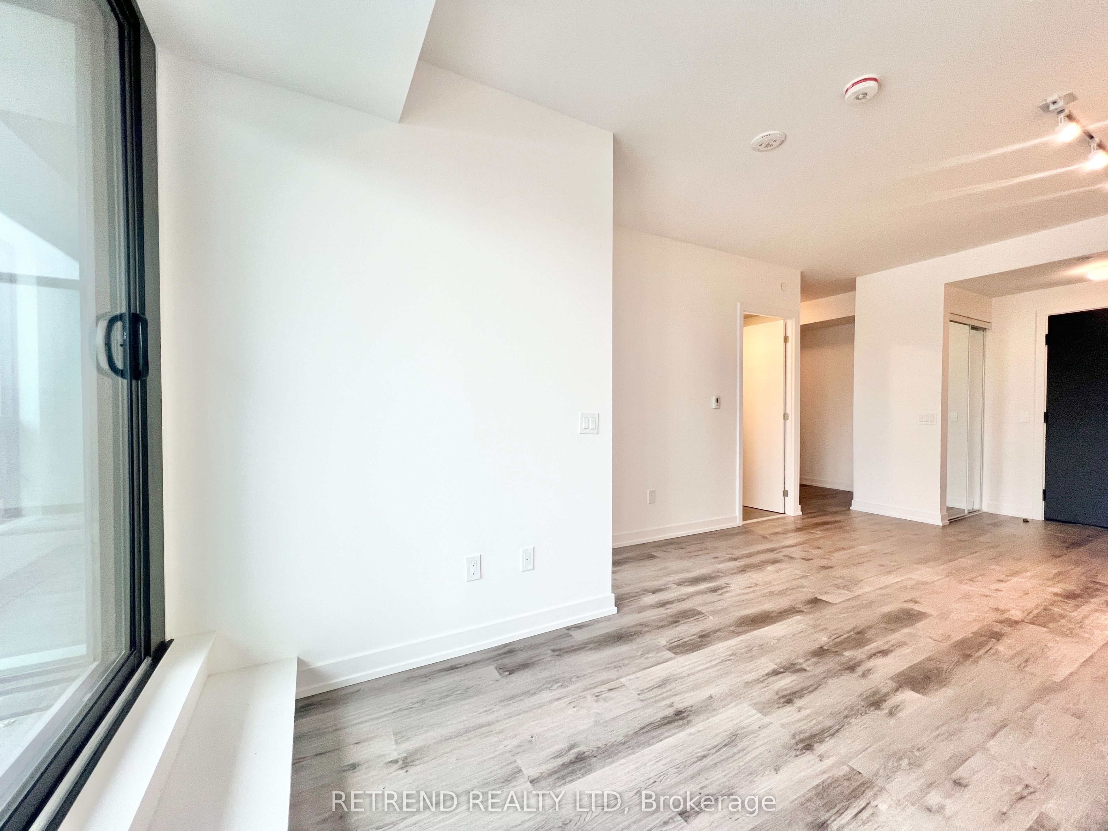 28 Eastern Avenue, #815