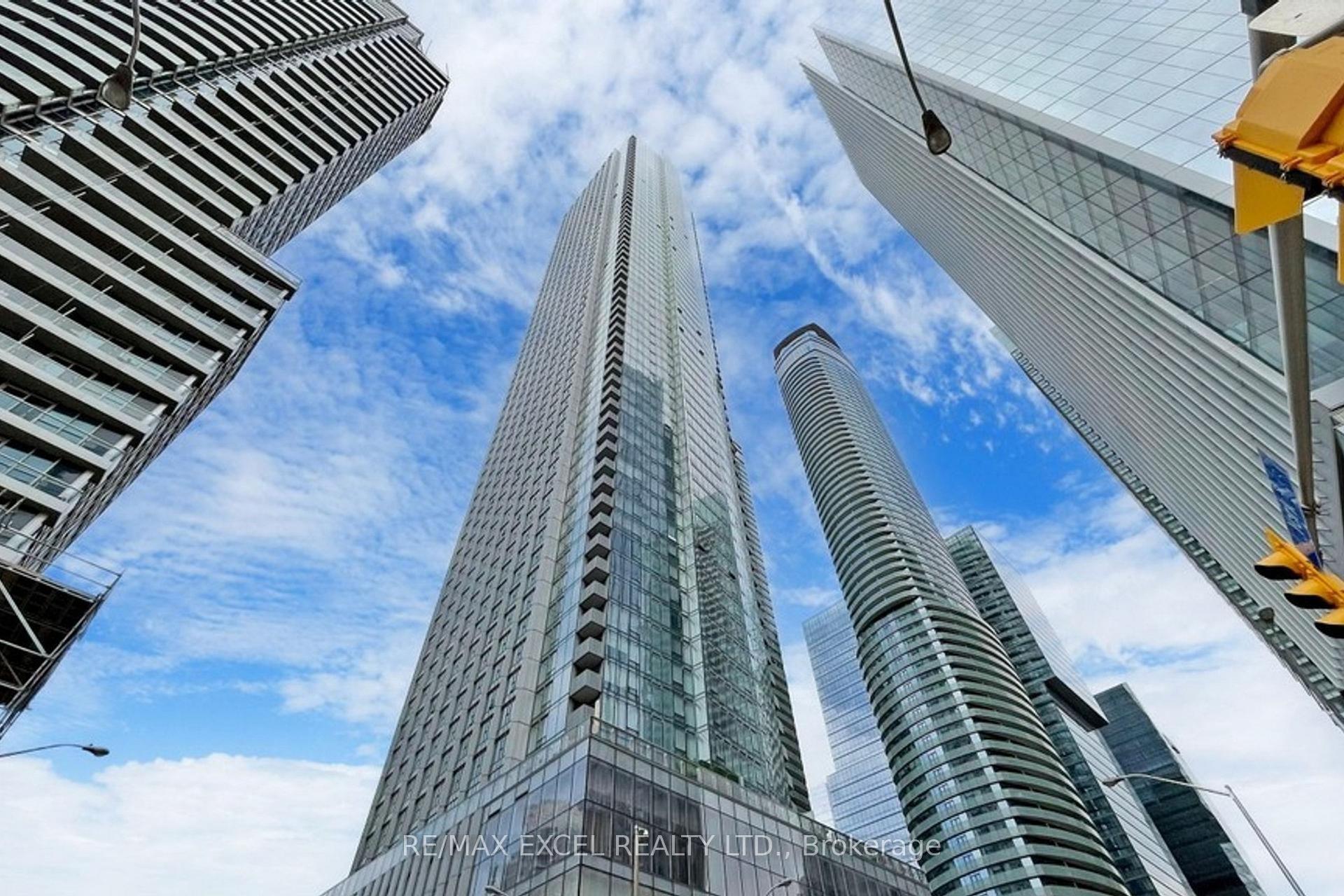 2 Bedrooms Condo at 10 York, Toronto For sale