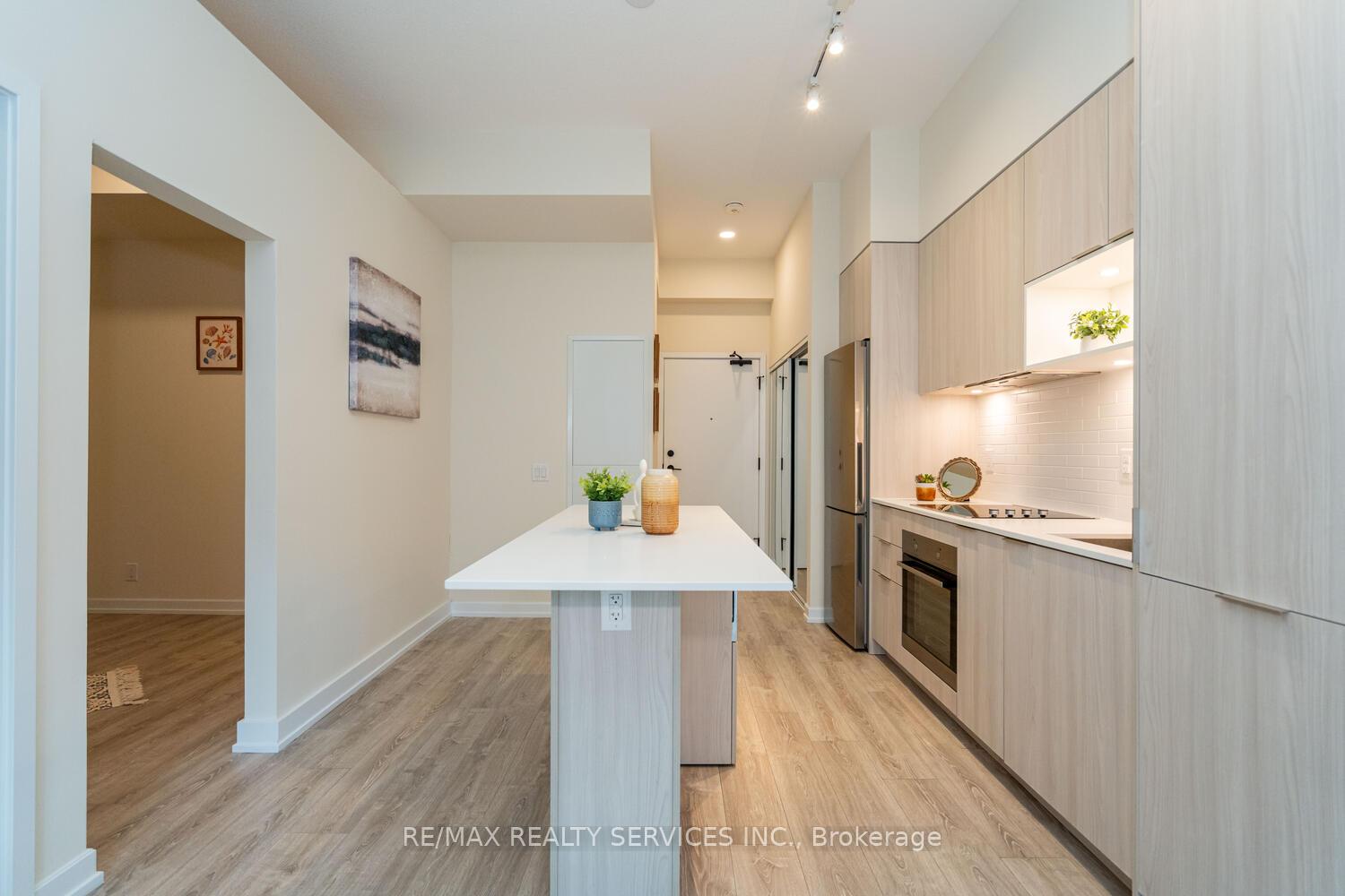2 Bedrooms Condo at 20 Tubman, Toronto For sale
