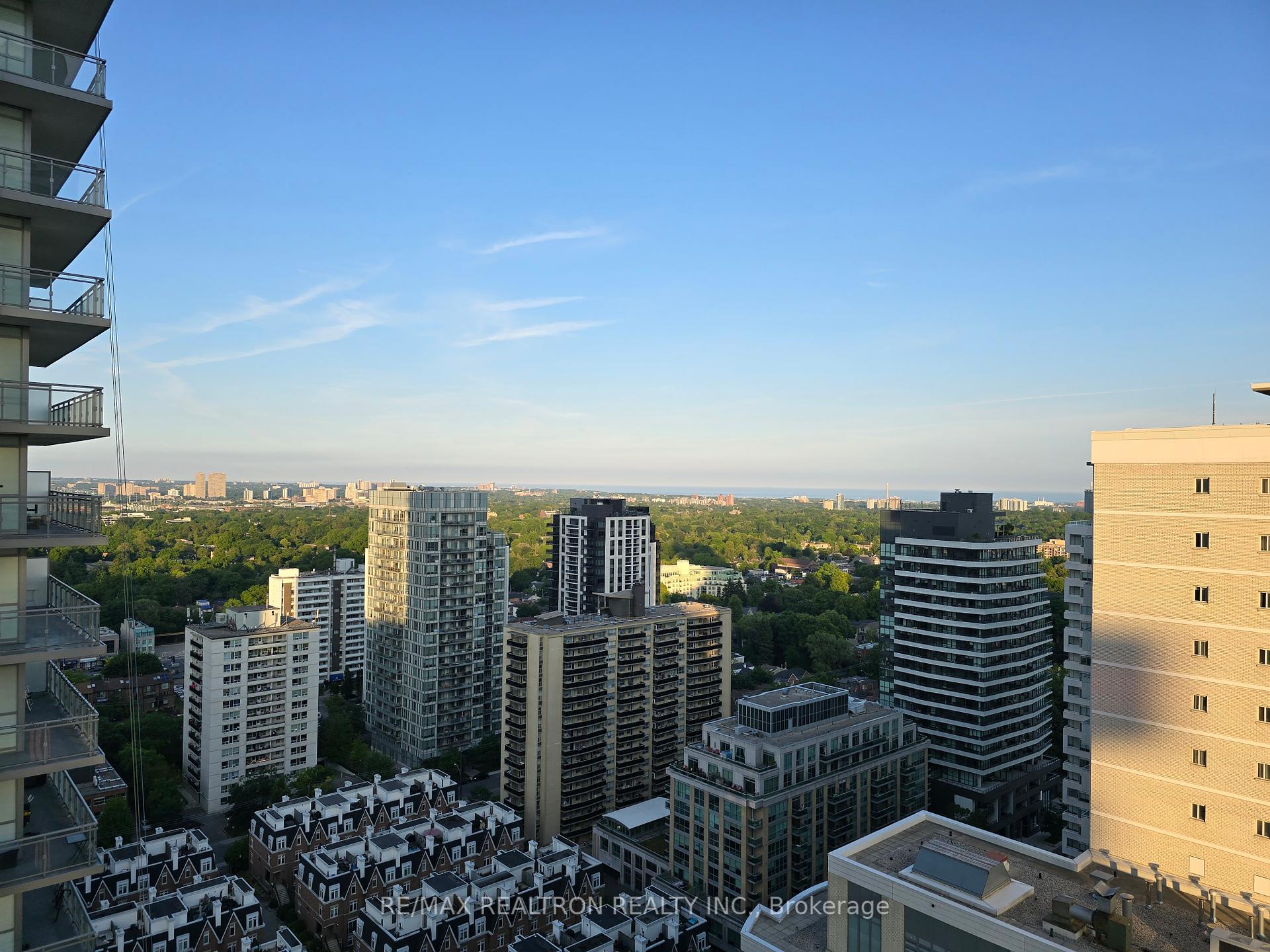 2 Bedrooms Condo at 89 Dunfield, Toronto For sale
