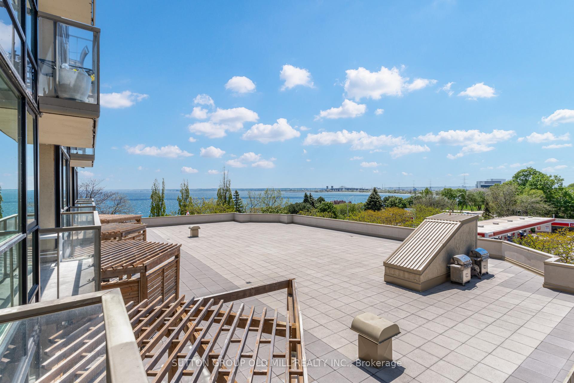 1 Bedroom Condo at 415 Locust, Burlington For sale
