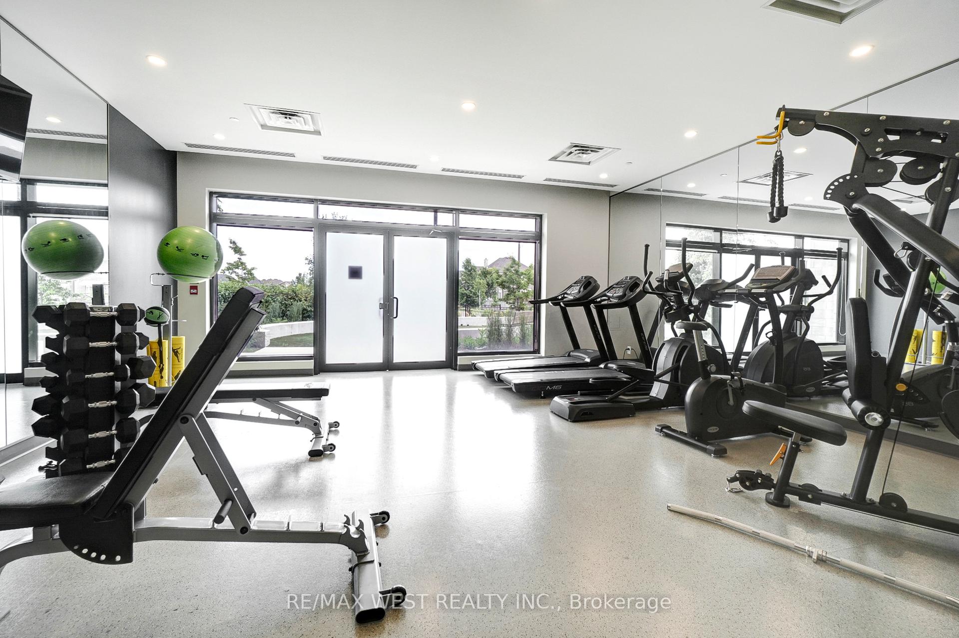 2 Bedrooms Condo at 3285 Carding Mill, Oakville For sale