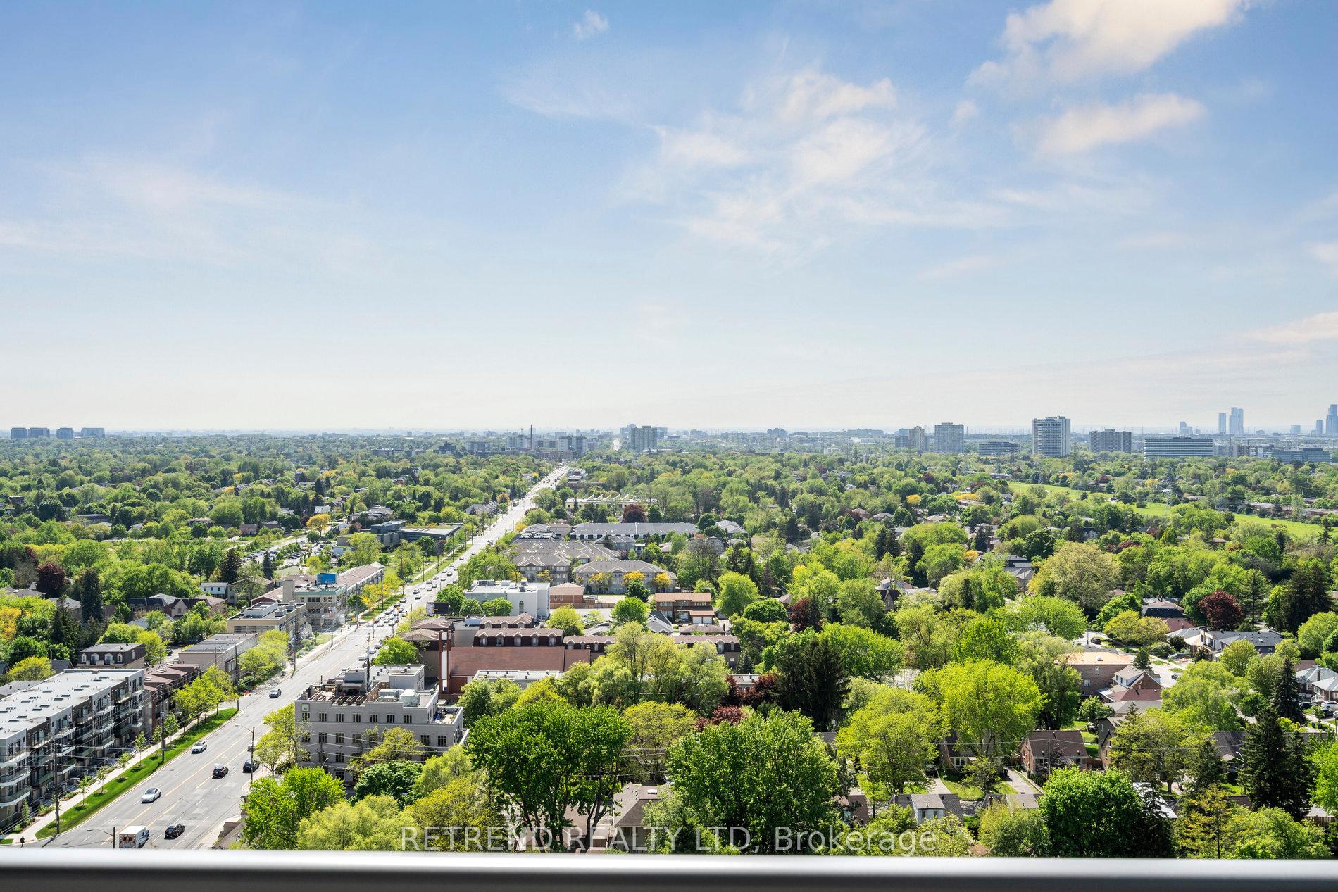 2 Bedrooms Condo at 15 Greenview, Toronto For sale