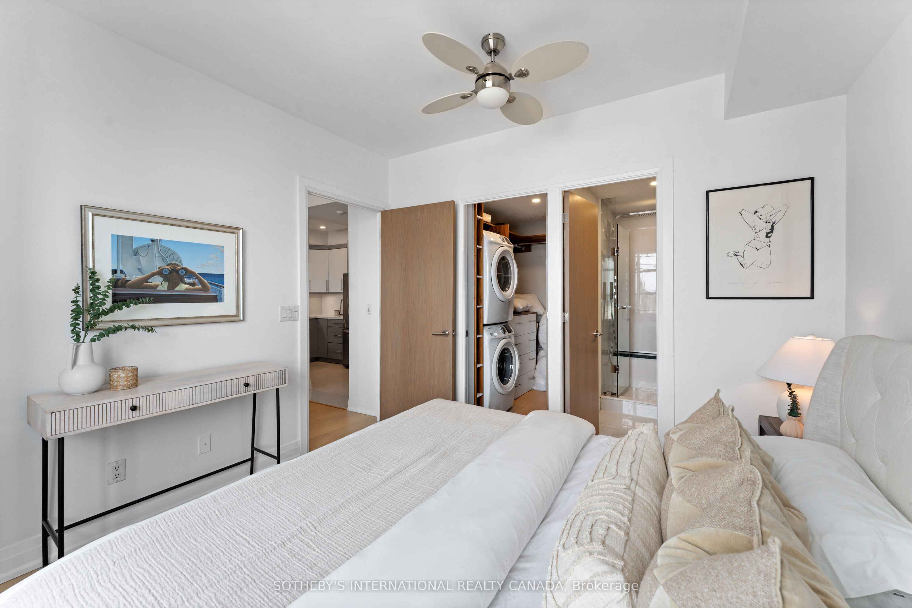 438 Richmond Street W, #1406