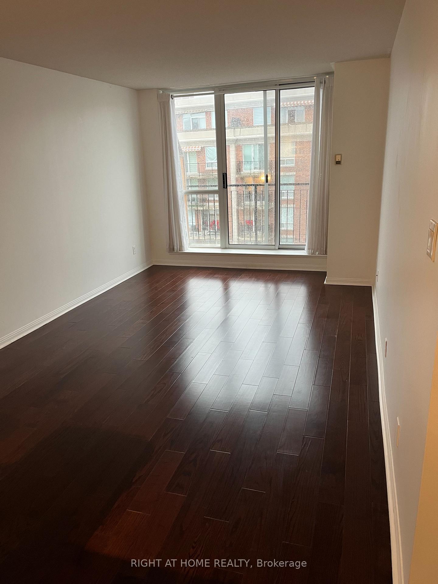 1 Bedroom Condo at 3130 Yonge, Toronto For sale