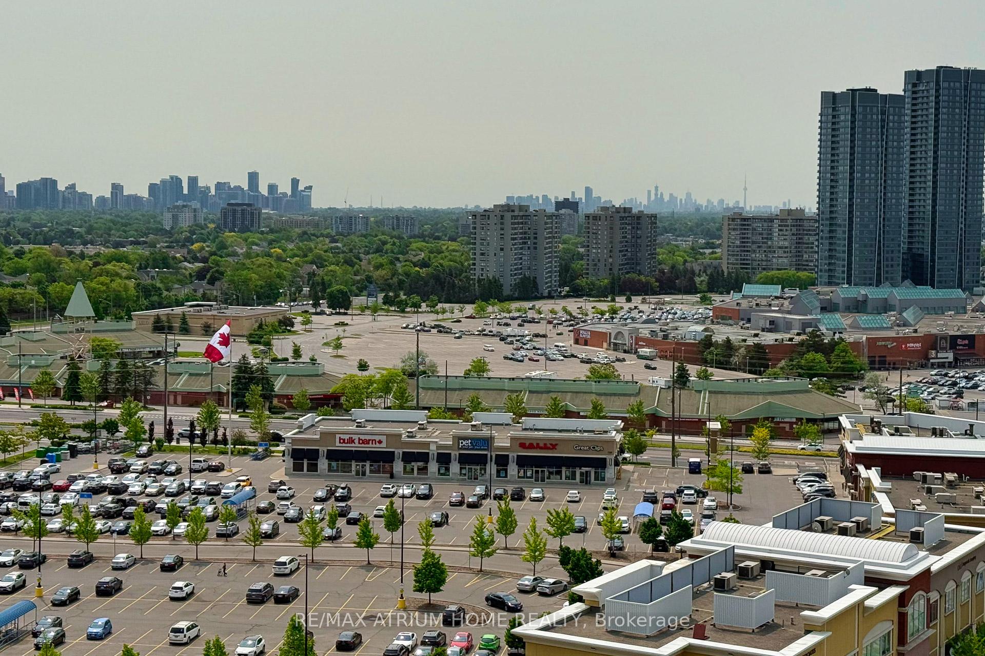 2 Bedrooms Condo at 20 North Park, Vaughan For sale