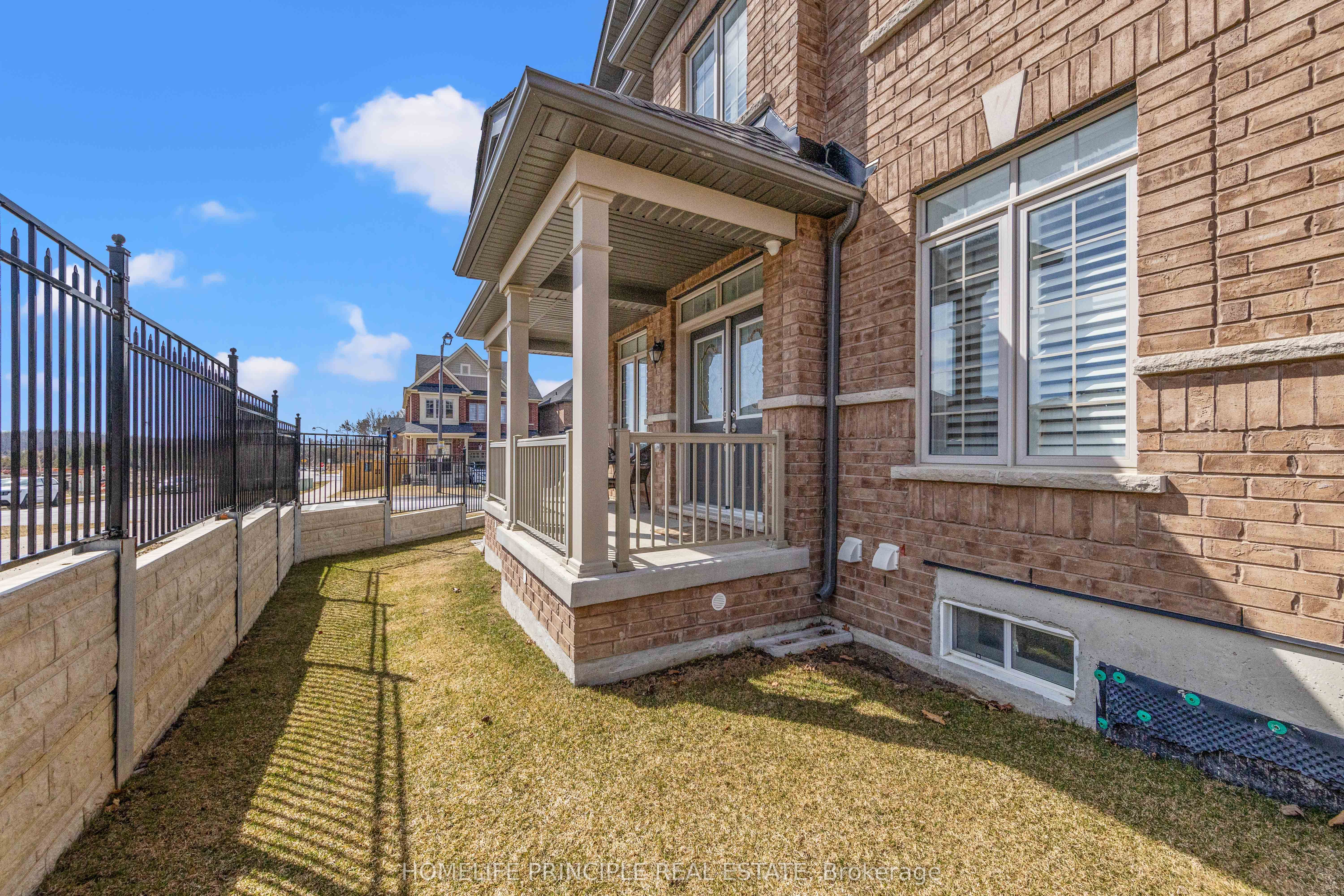 88 Ben Sinclair Avenue, East Gwillimbury Queensville