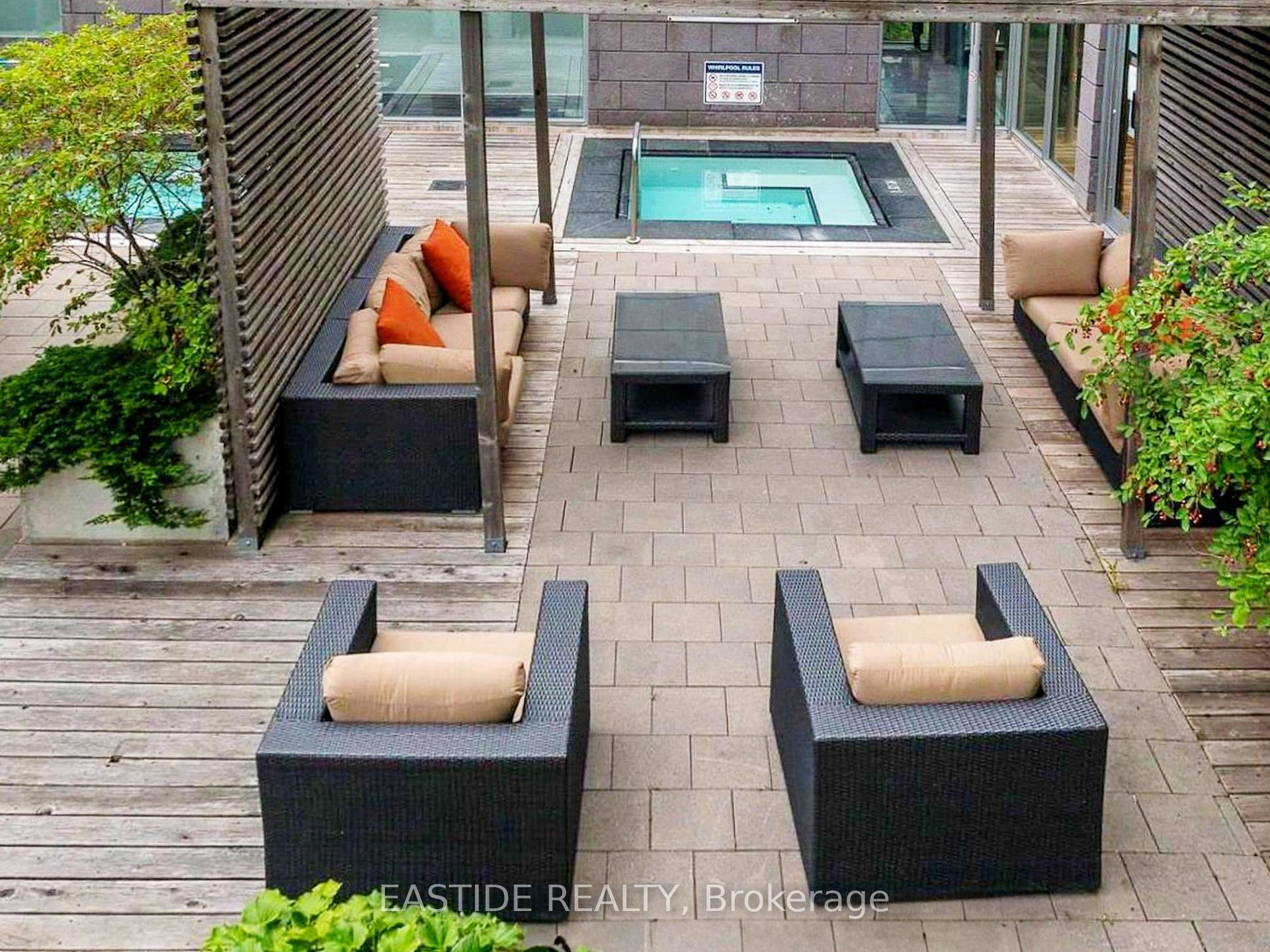 2 Bedrooms Condo at 121 Mcmahon, Toronto For sale