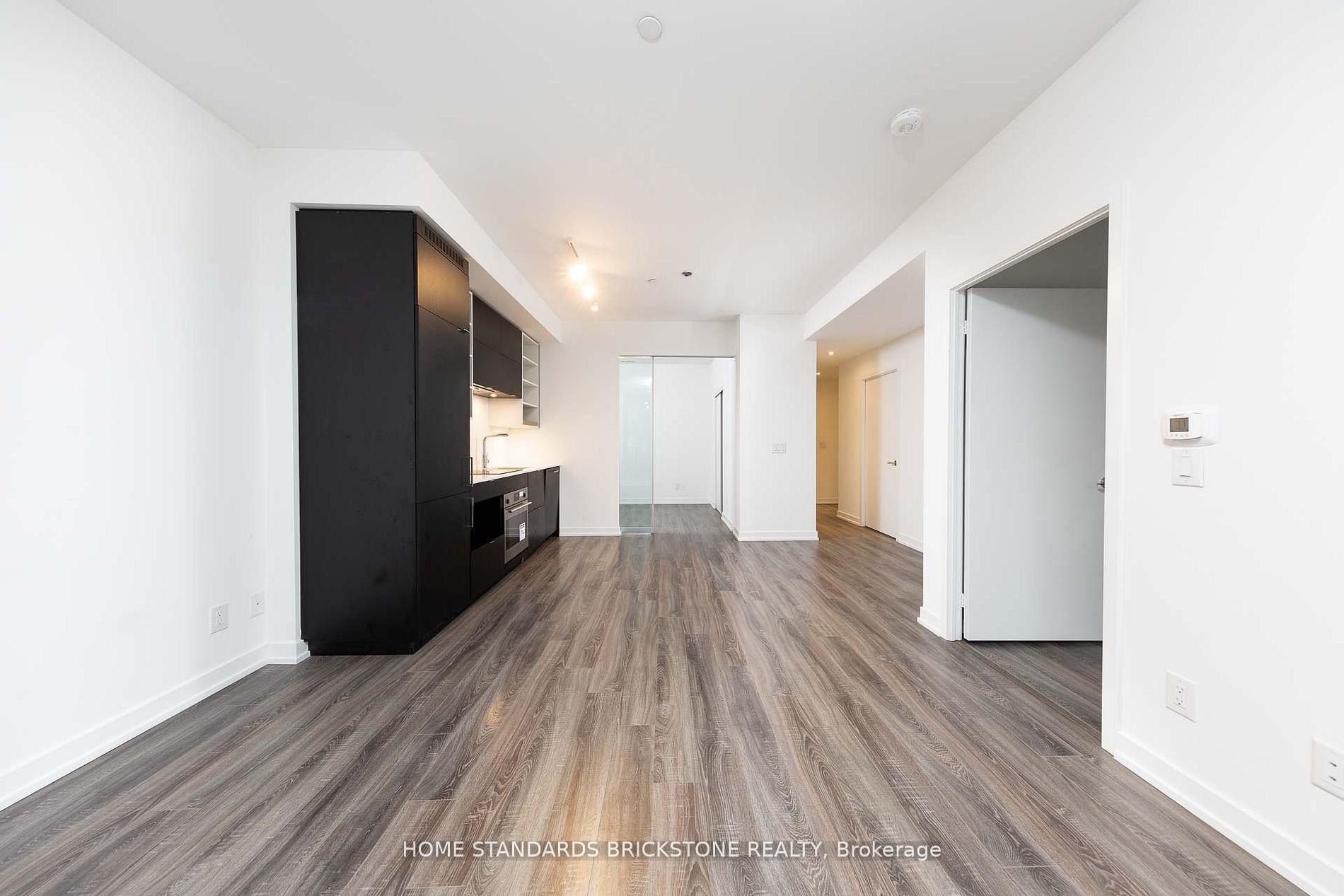 3 Bedrooms Condo at 20 Edward, Toronto For sale