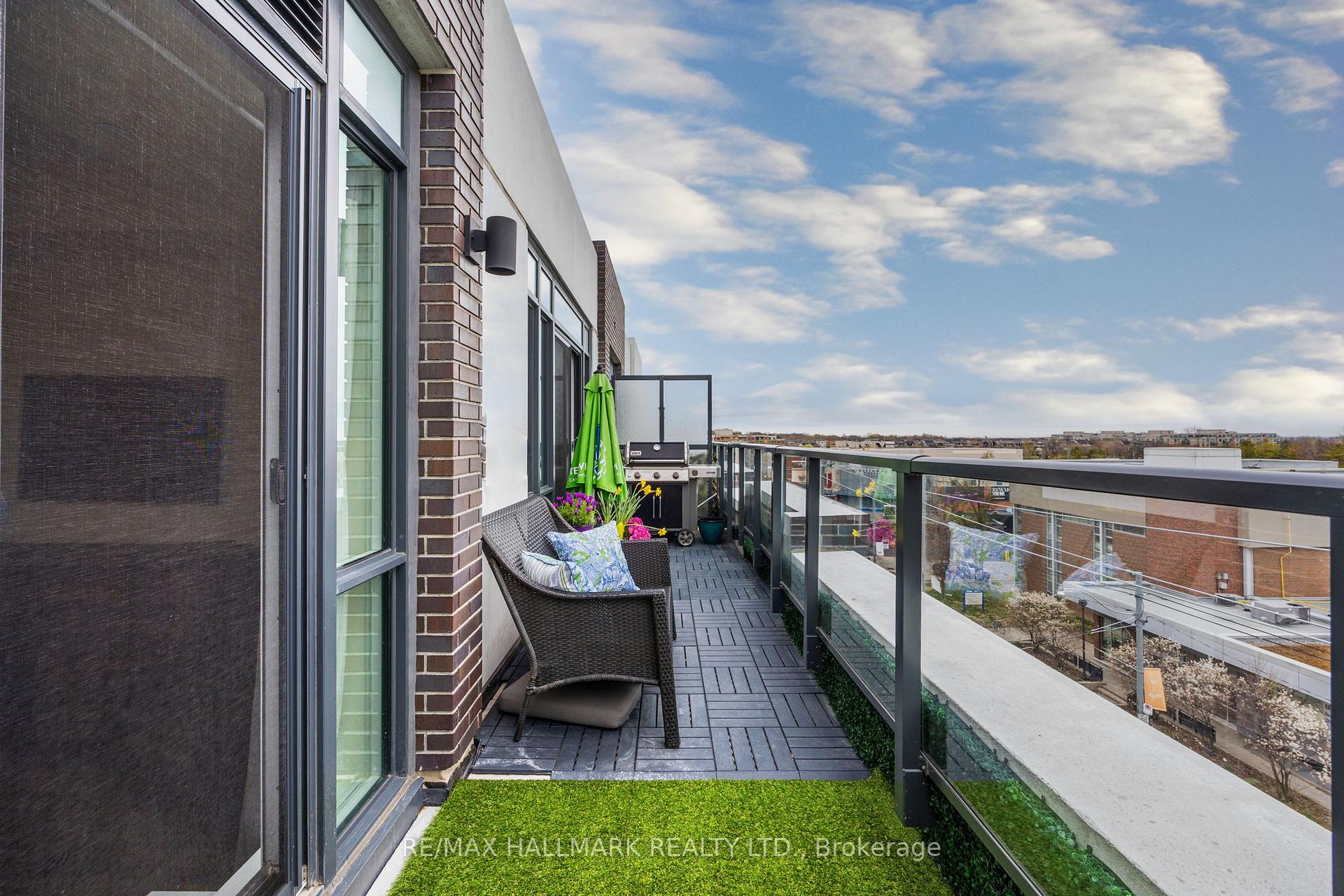3 Bedrooms Condo at 1630 Queen, Toronto For sale