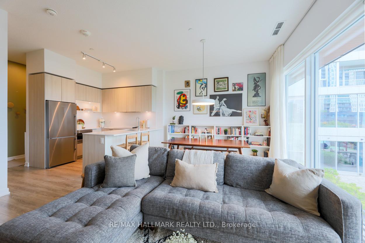 3 Bedrooms Condo at 20 Tubman, Toronto For sale