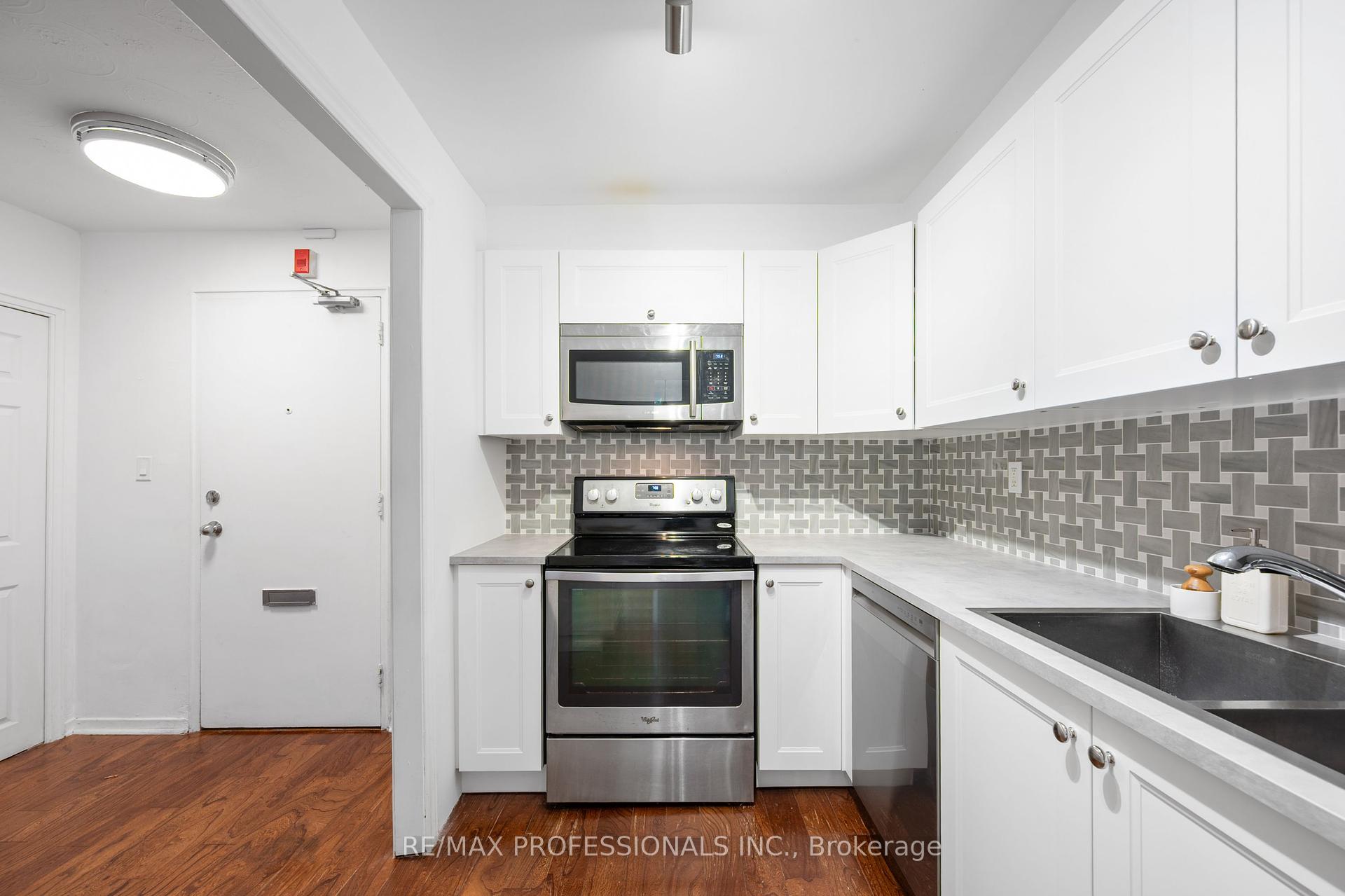 2 Bedrooms Co-op at 100 Coe Hill, Toronto For sale