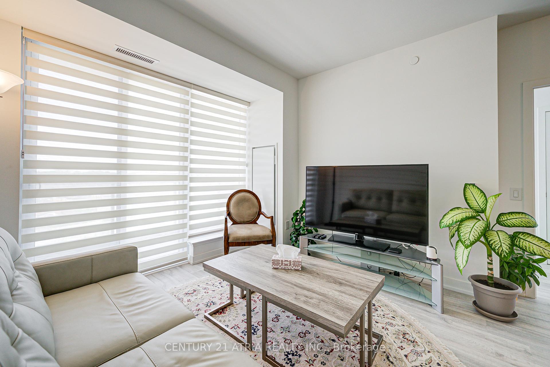3 Bedrooms Condo at 7 Golden Lion, Toronto For sale