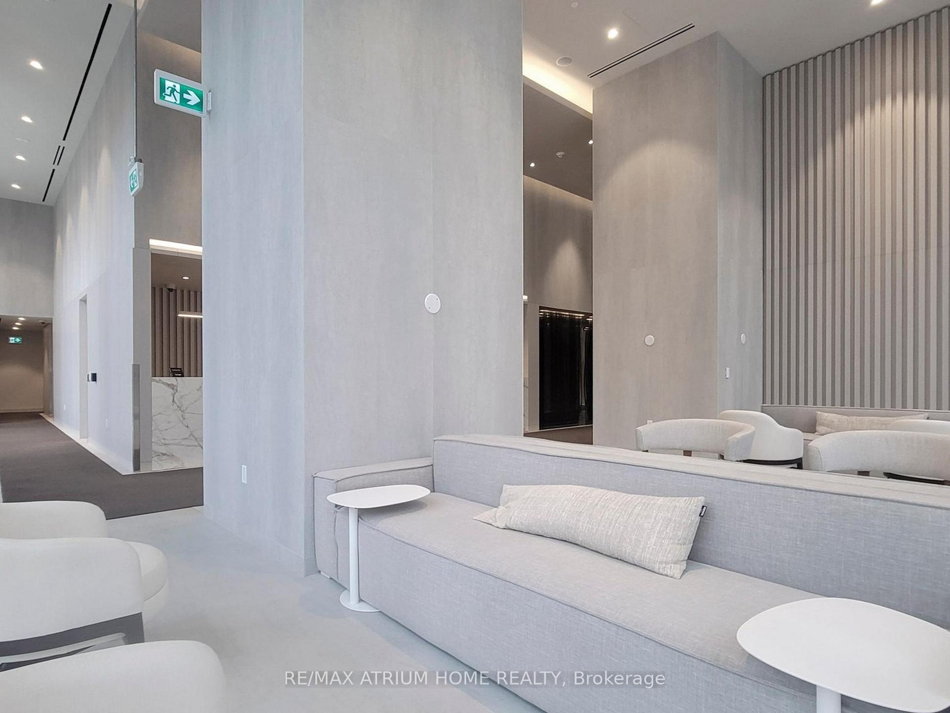 2 Bedrooms Condo at 55 Cooper, Toronto For sale