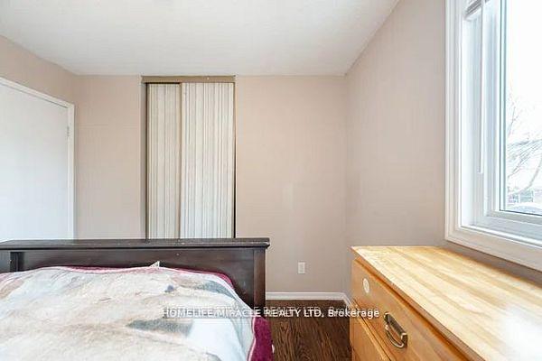 4 Bedrooms Condo at 7080 Copenhagen, Mississauga For sale