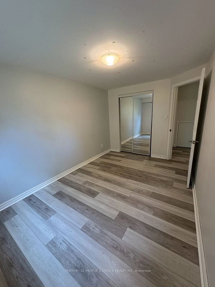 1125 Valley Court