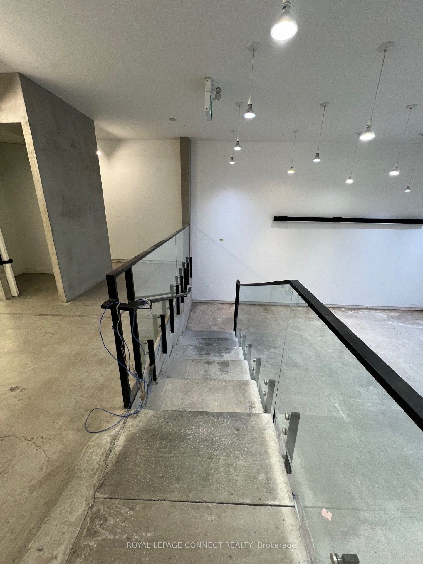 406 Roncesvalles Avenue, #Main