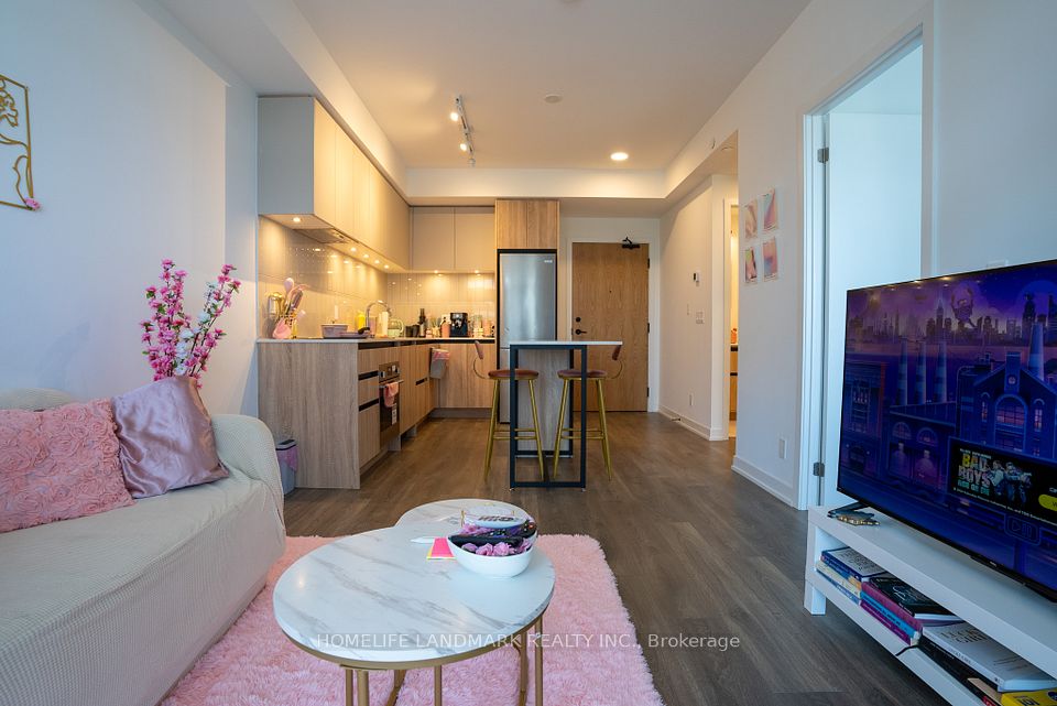 7950 bathurst Street