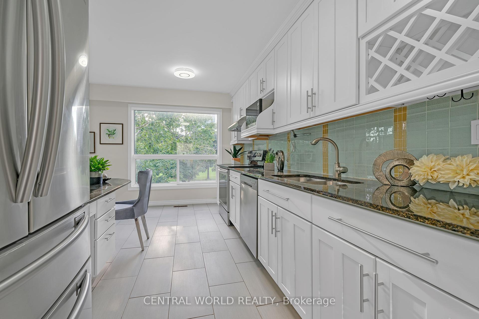 5 Bedrooms Condo at 21 Vega Starway,  Toronto For sale