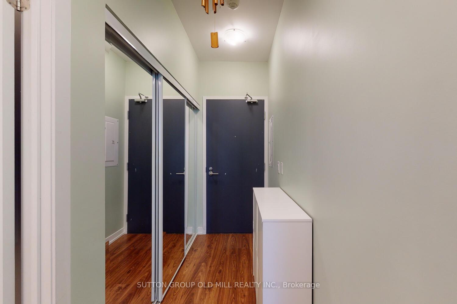 2 Bedrooms Condo at 105 George, Toronto For sale