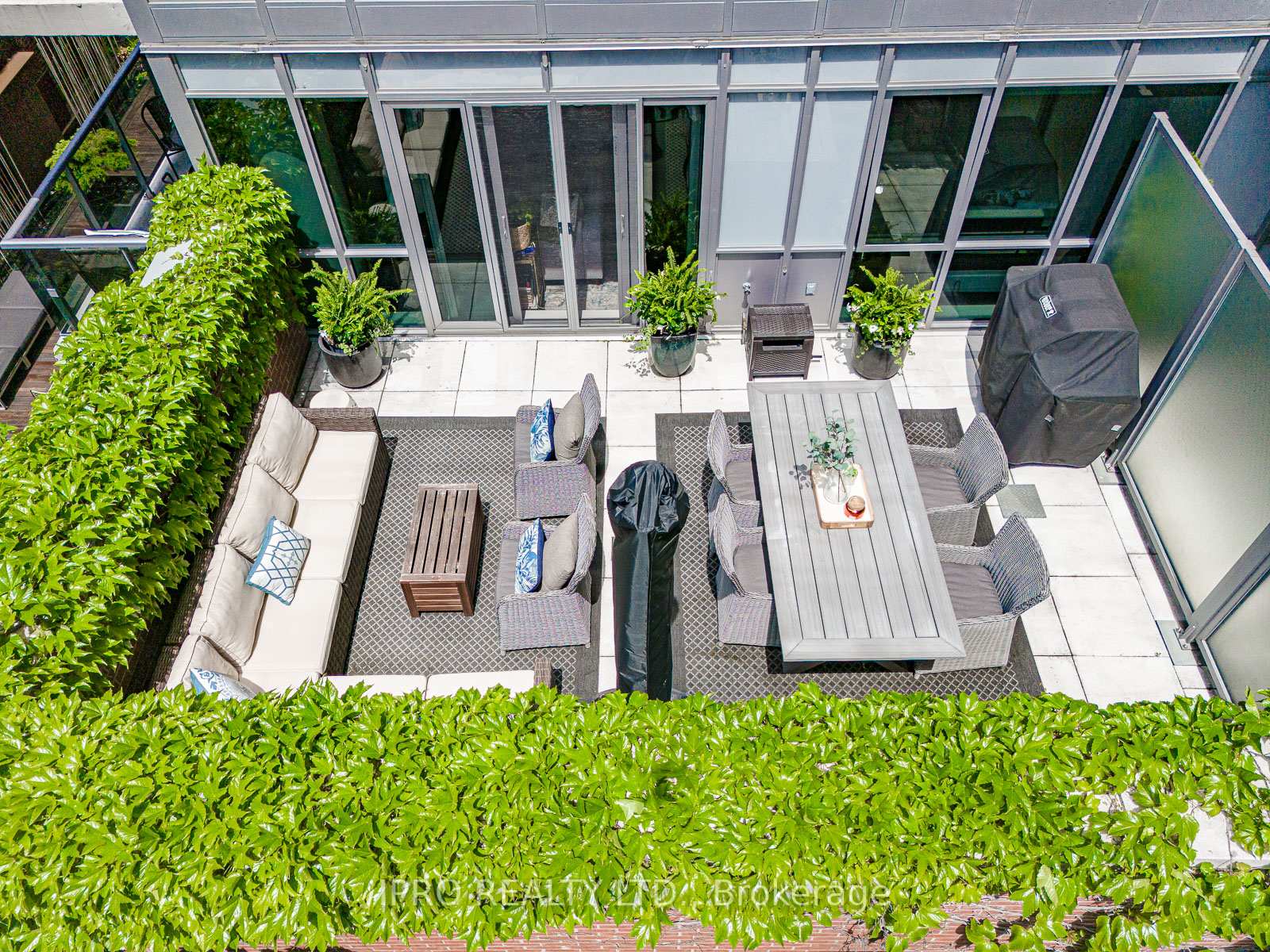 1 Bedroom Condo at 55 Front, Toronto For sale