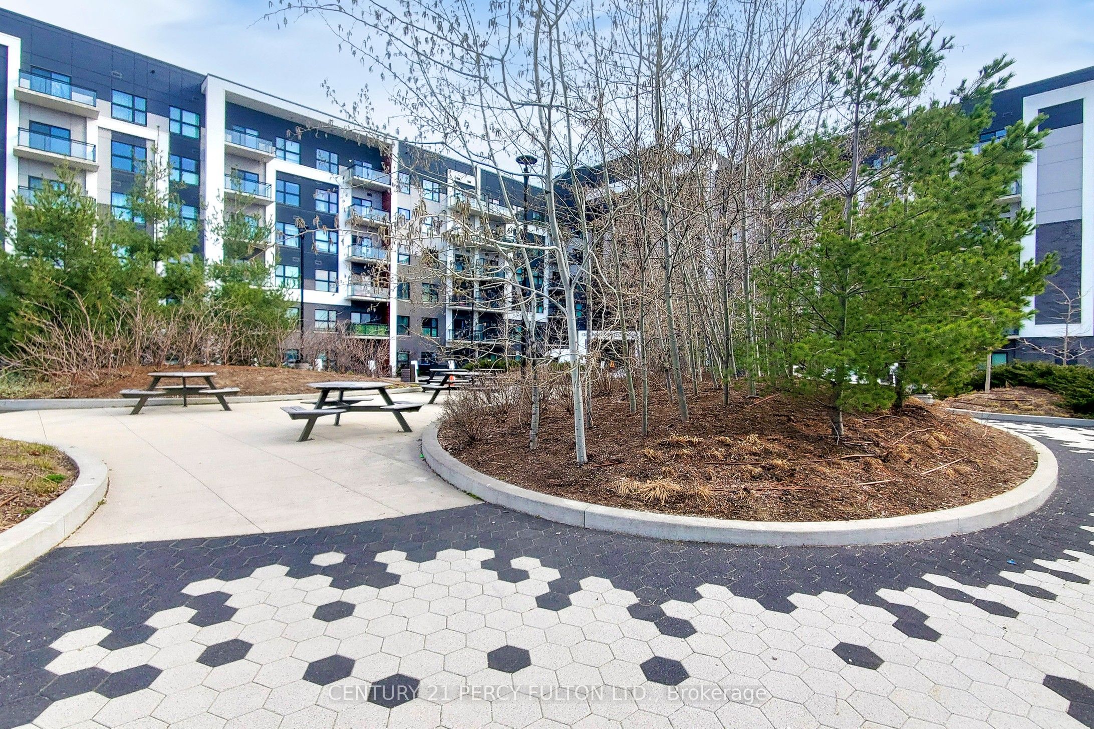 128 Grovewood Common, #320