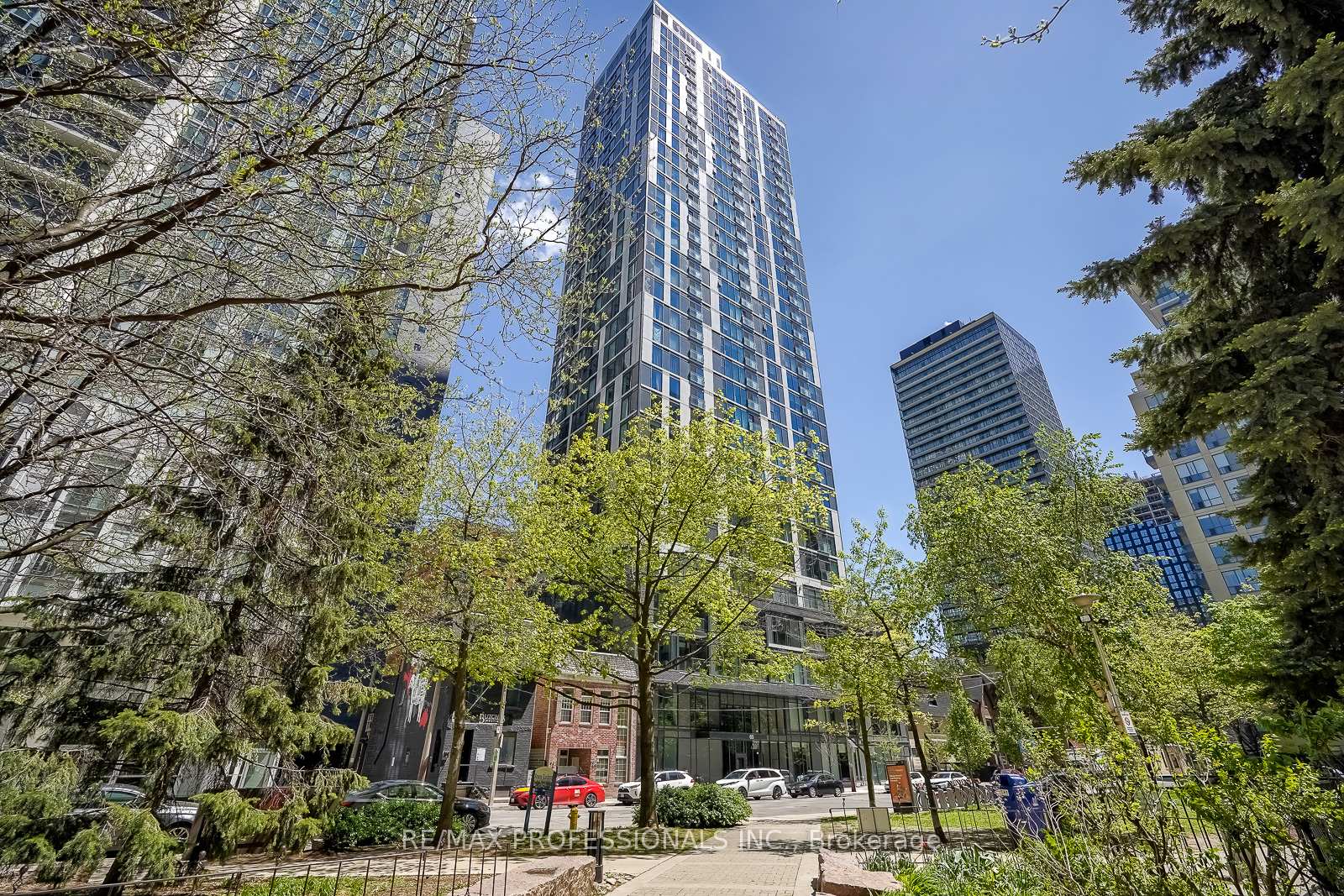 2 Bedrooms Condo at 65 Mutual, Toronto For sale