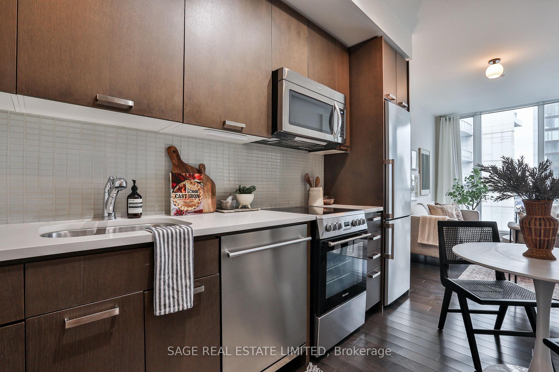 1 Bedroom Condo at 295 Adelaide,  Toronto For sale