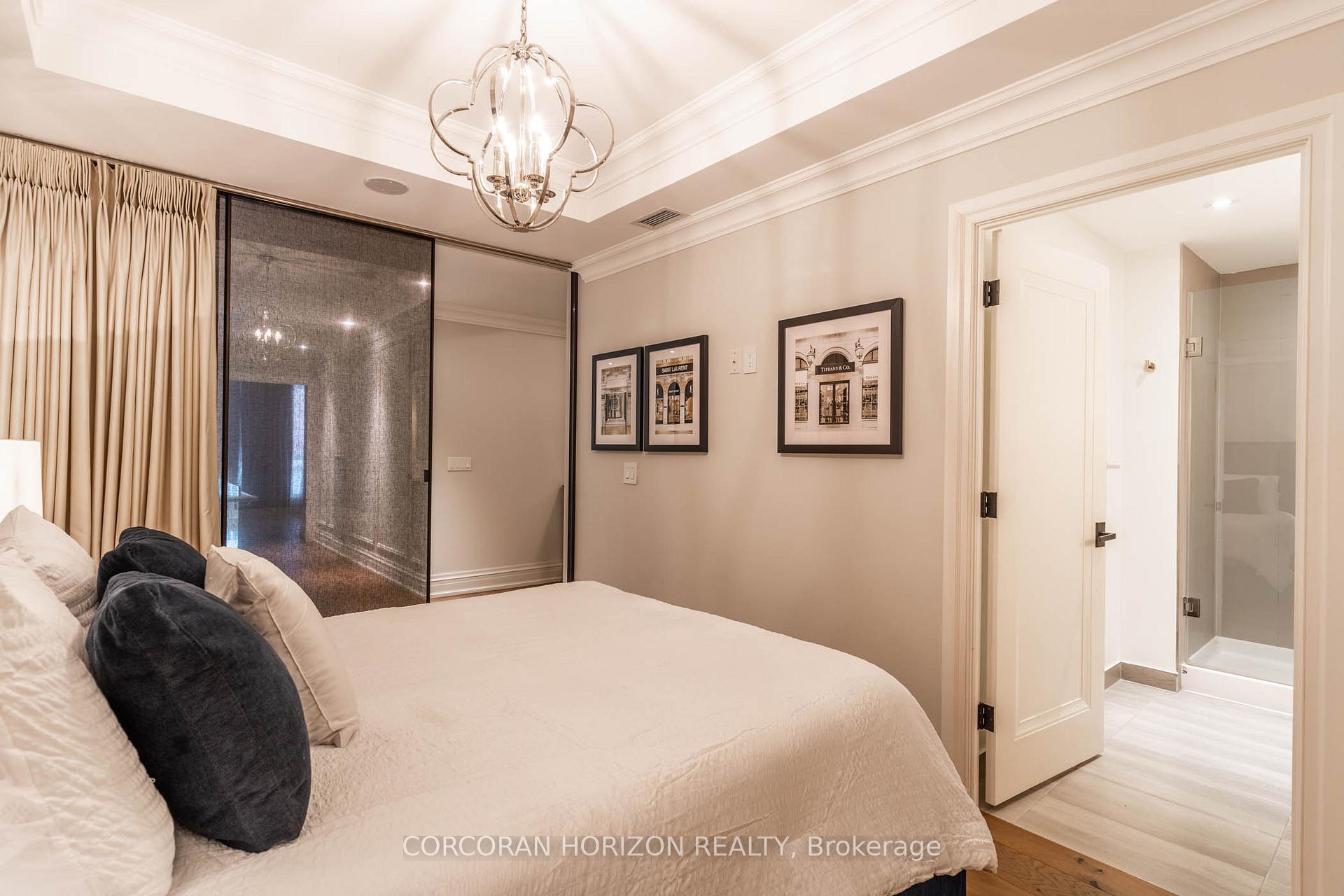 4 Bedrooms Condo at 30 Nelson, Toronto For sale