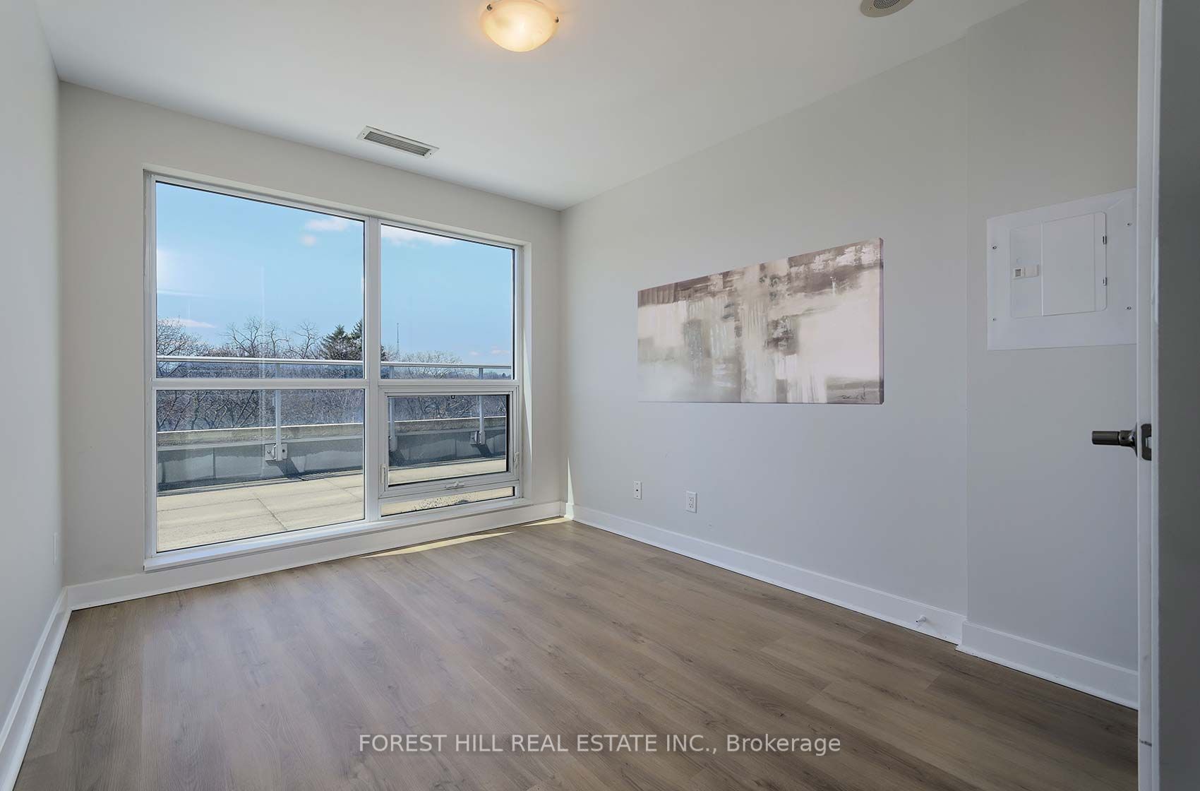 58 Orchard View Boulevard, #401