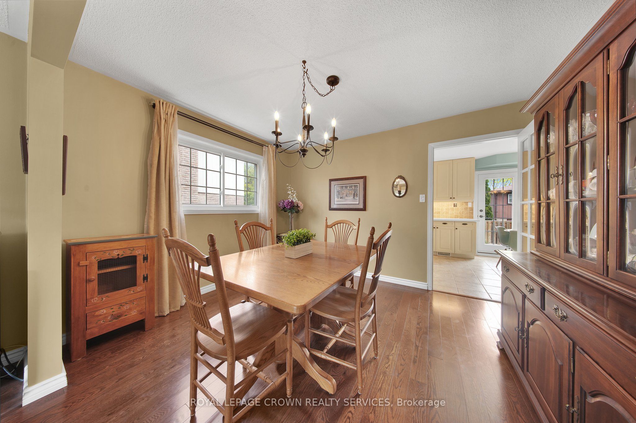 383 Ashworth Drive