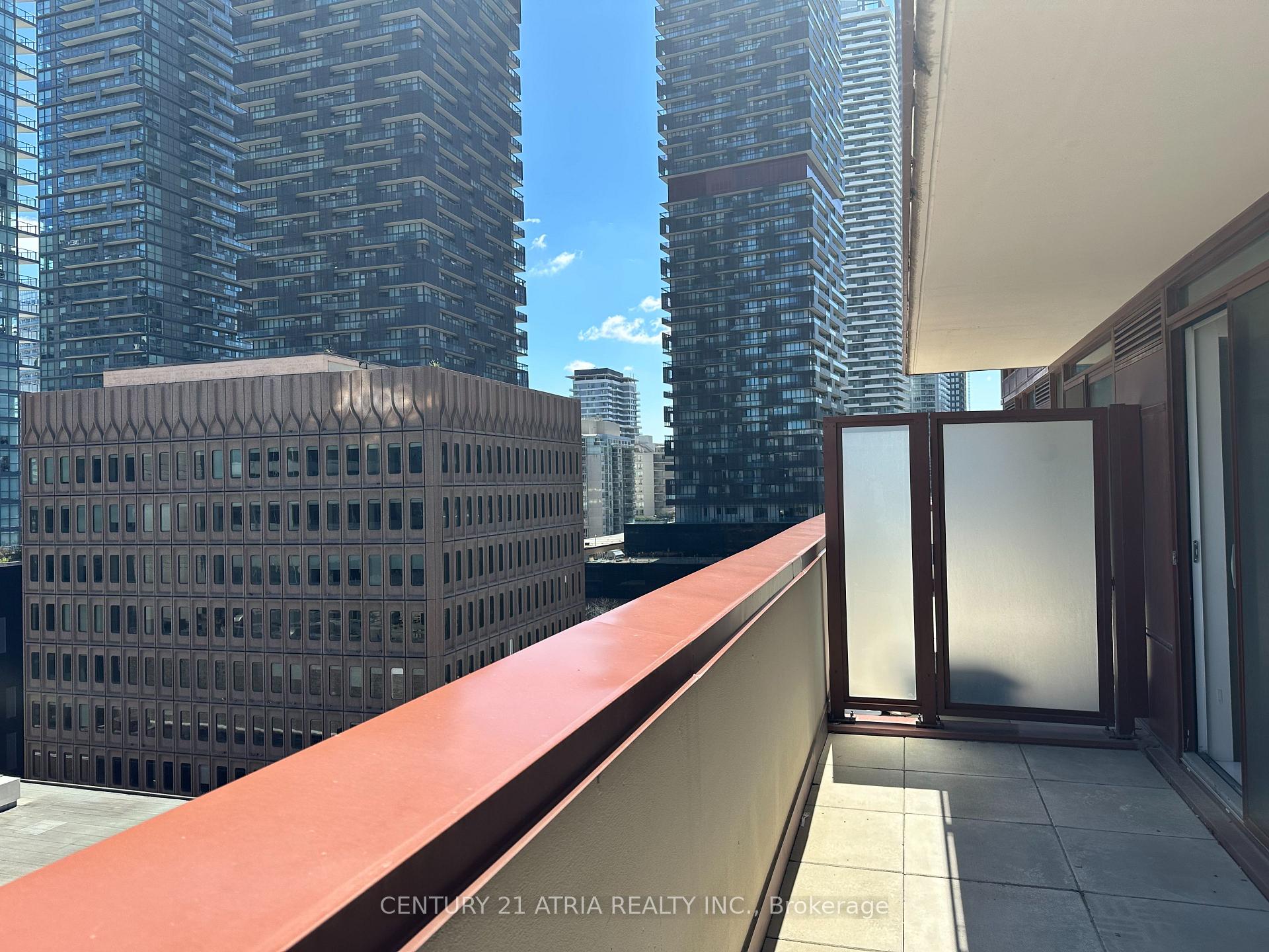 1 Bedroom Condo at 33 Helendale, Toronto For sale