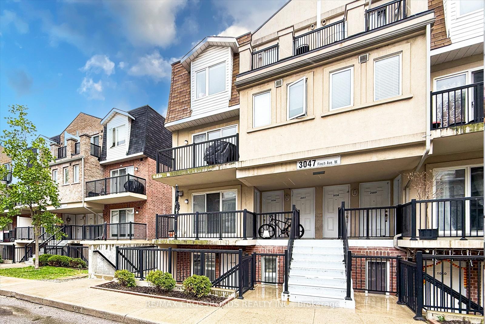 3 Bedrooms Condo at 3047 Finch, Toronto For sale