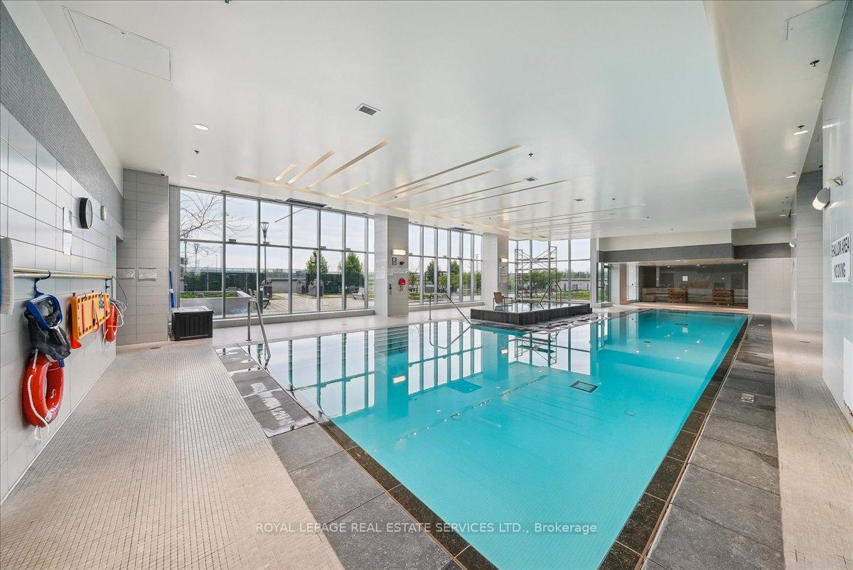2 Bedrooms Condo at 2081 Fairview, Burlington For sale