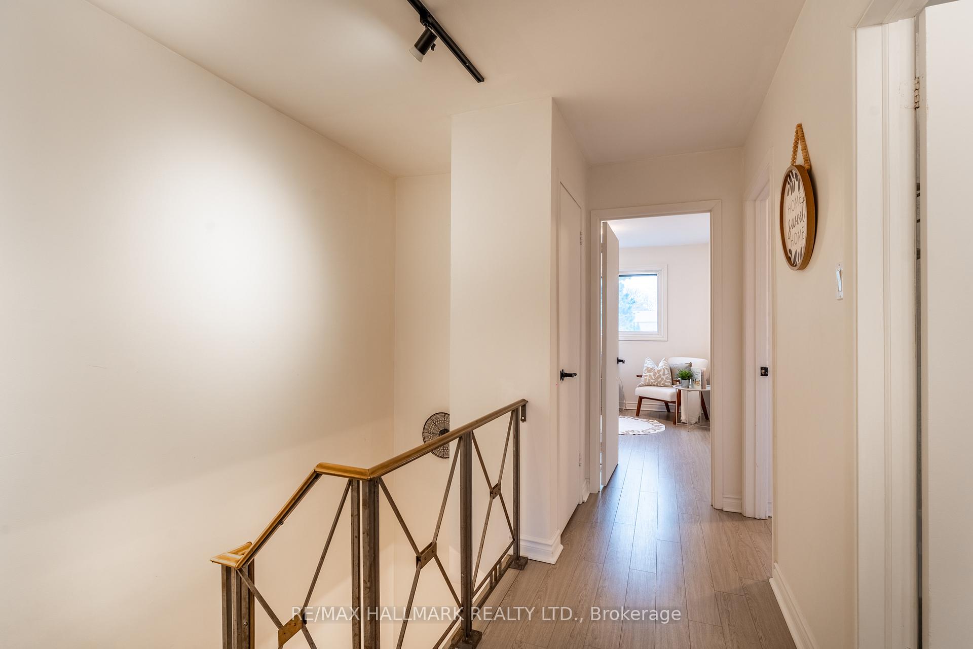 3 Bedrooms Condo at 60 Bards Walkway, Toronto For sale