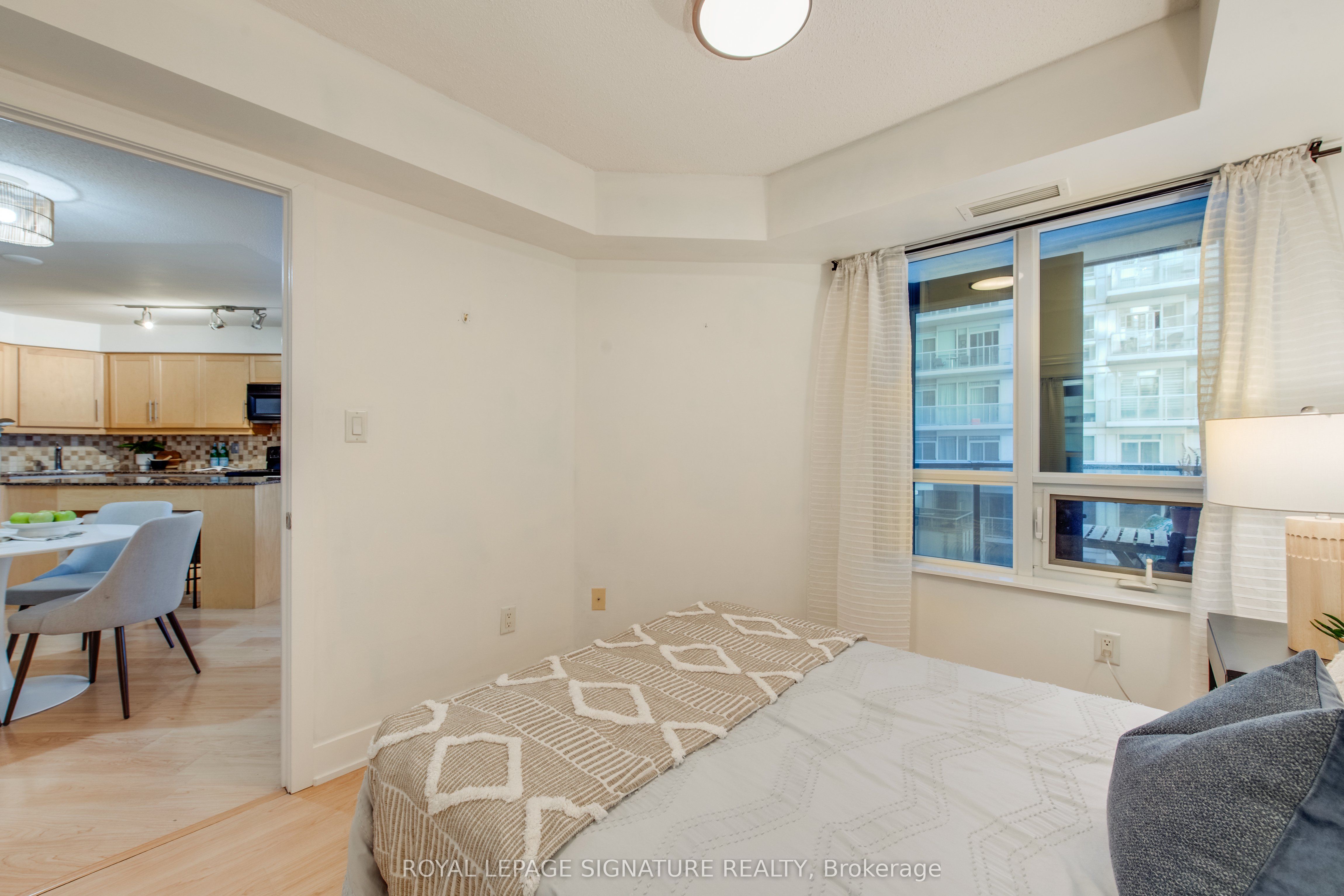 #1401 - 20 Blue Jays Way, Toronto, ON M5V 3W6