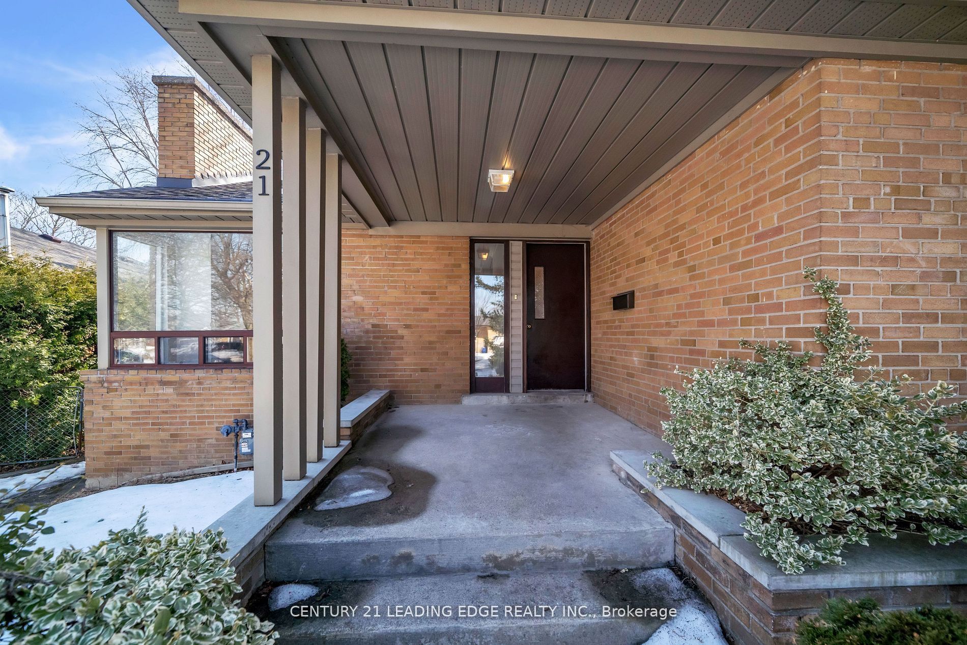 21 Rossander Court