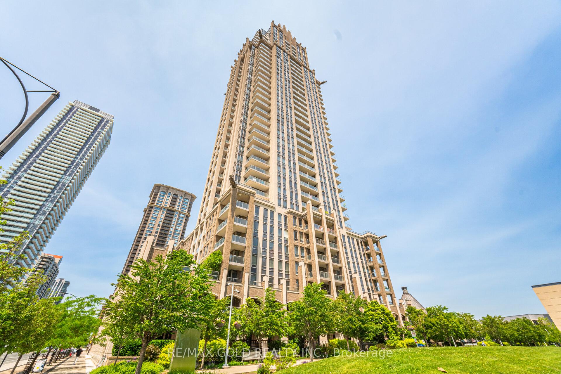 3 Bedrooms Condo at 388 Prince Of Wales, Mississauga For sale
