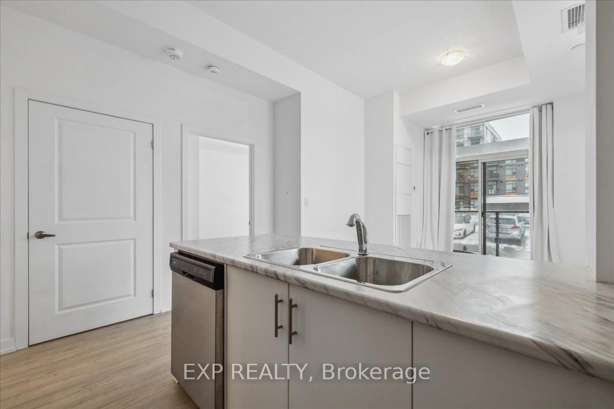 2 Bedrooms Condo at 450 Dundas,  Hamilton For sale