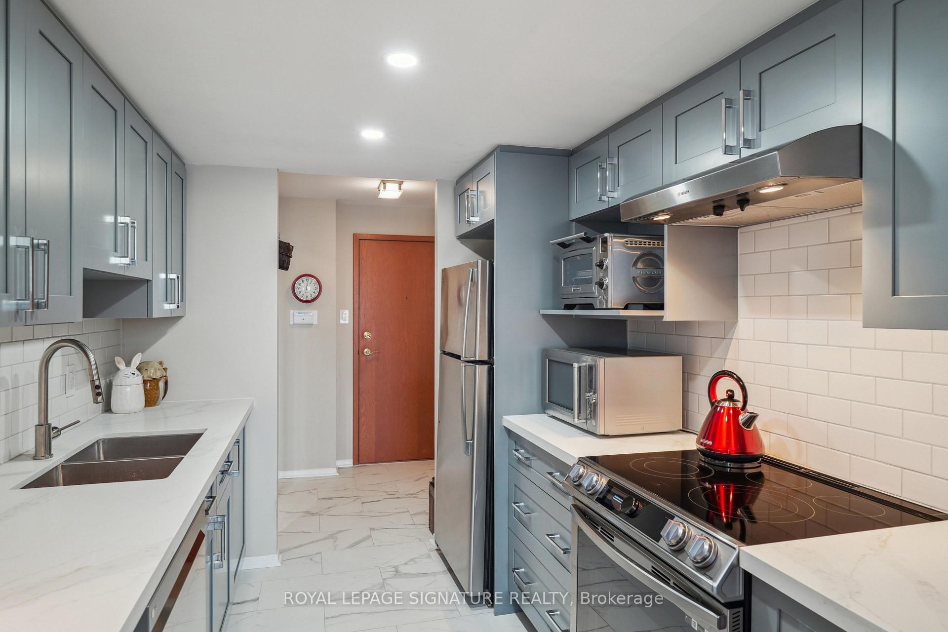 2 Bedrooms Condo at 271 Ridley, Toronto For sale