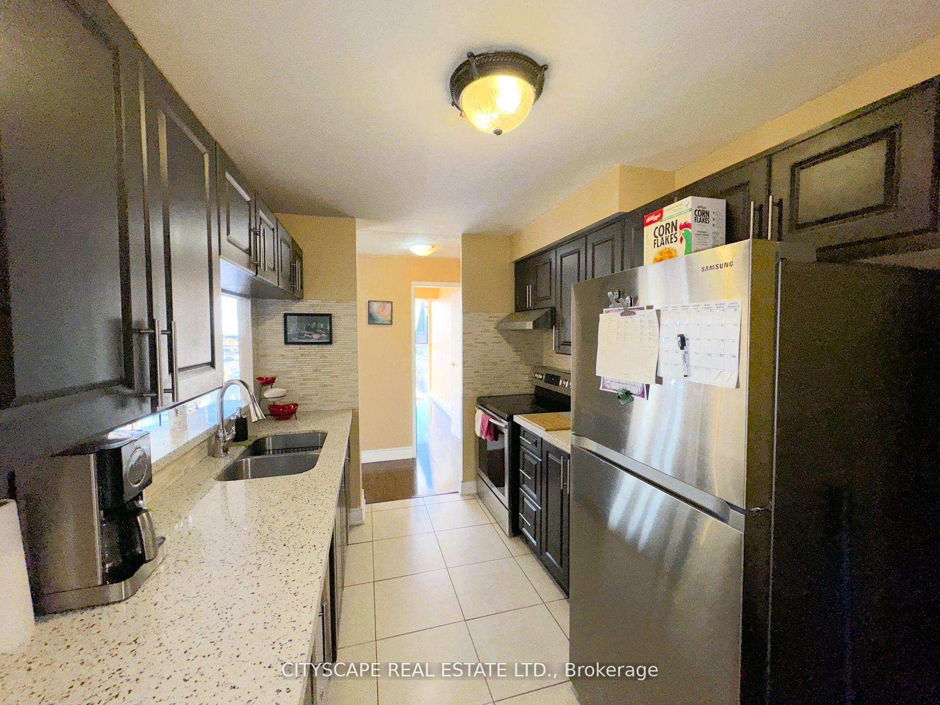 2 Bedrooms Condo at 25 Trailwood, Mississauga For sale