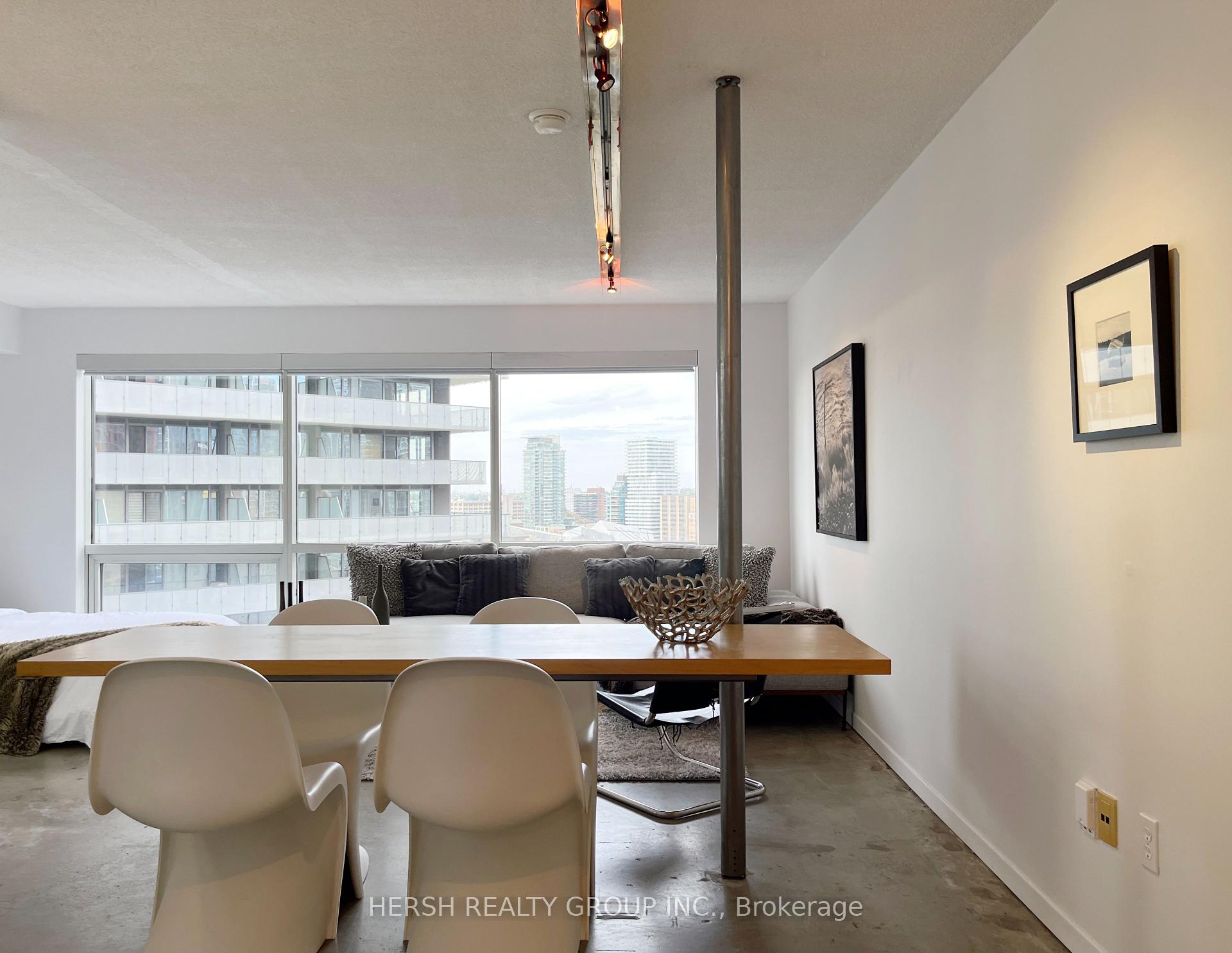 1 Bedroom Condo at 1001 Bay,  Toronto For sale