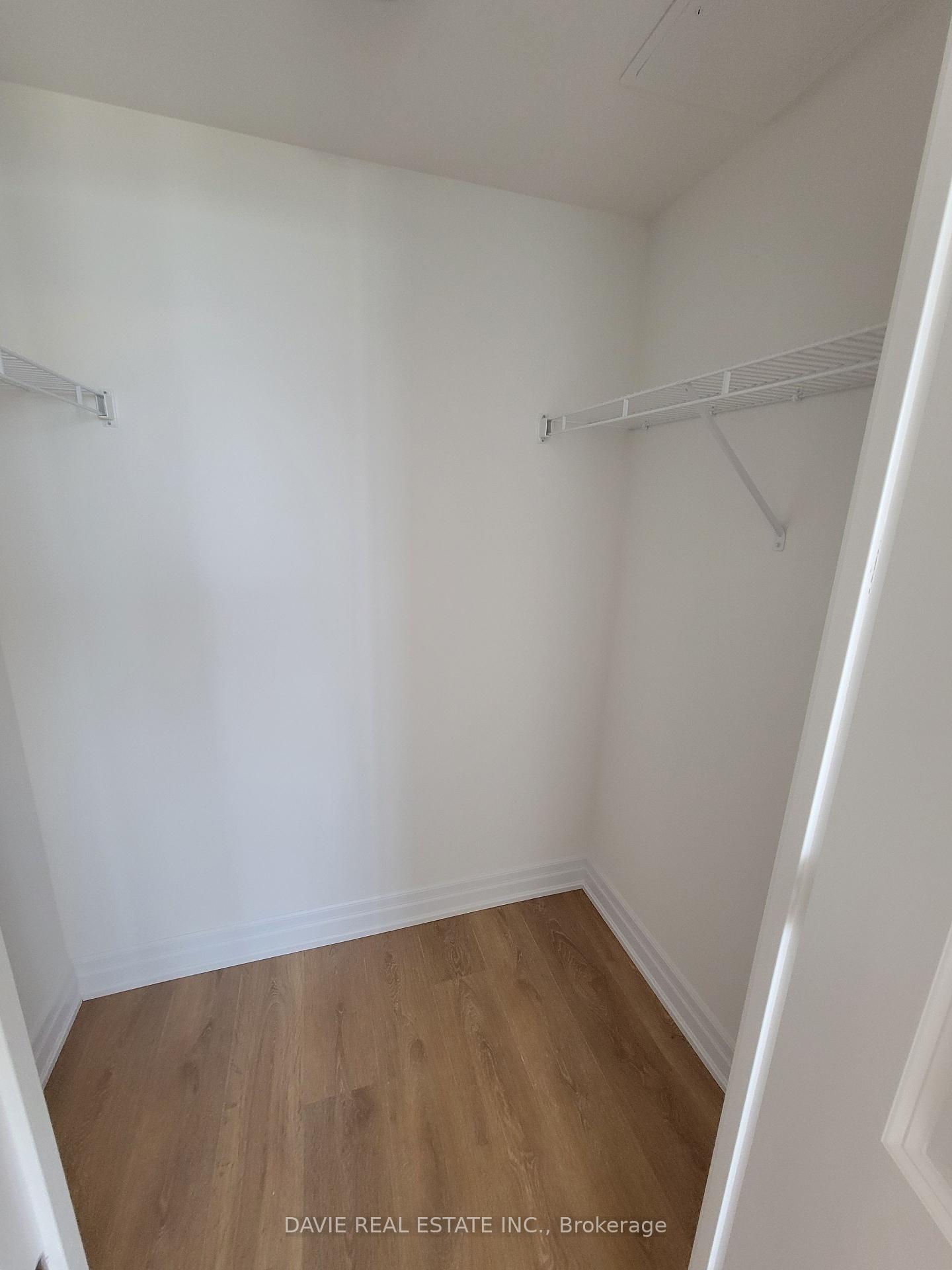 2 Bedrooms Condo at 30 Elm, Mississauga For sale