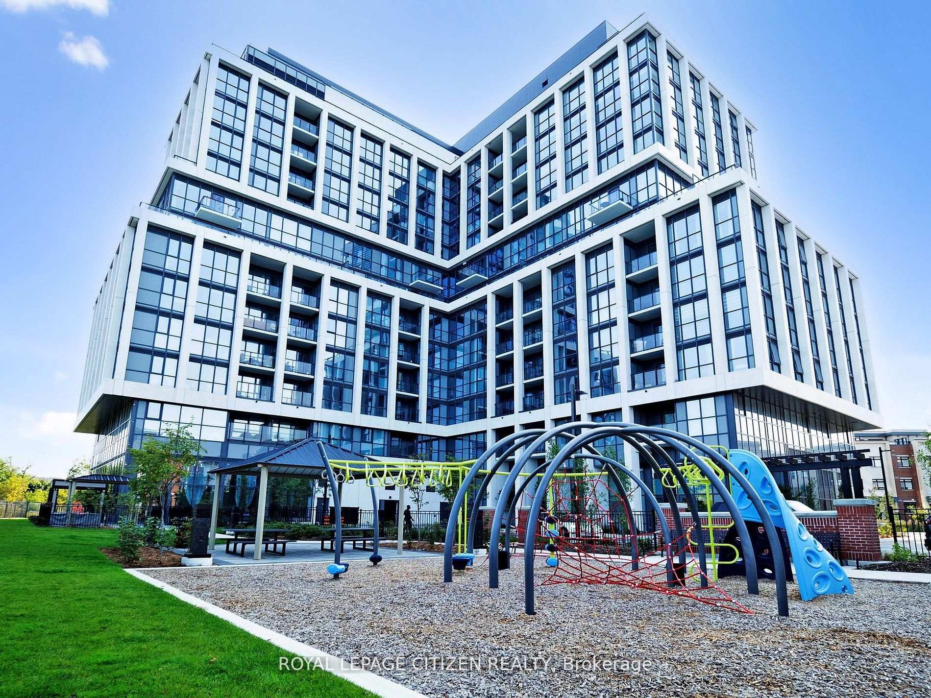 2 Bedrooms Condo at 1063 Douglas Mccurdy Comm, Mississauga For sale