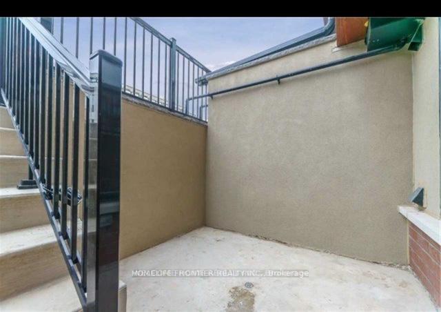 3 Bedrooms Condo at 157 William Duncan, Toronto For sale
