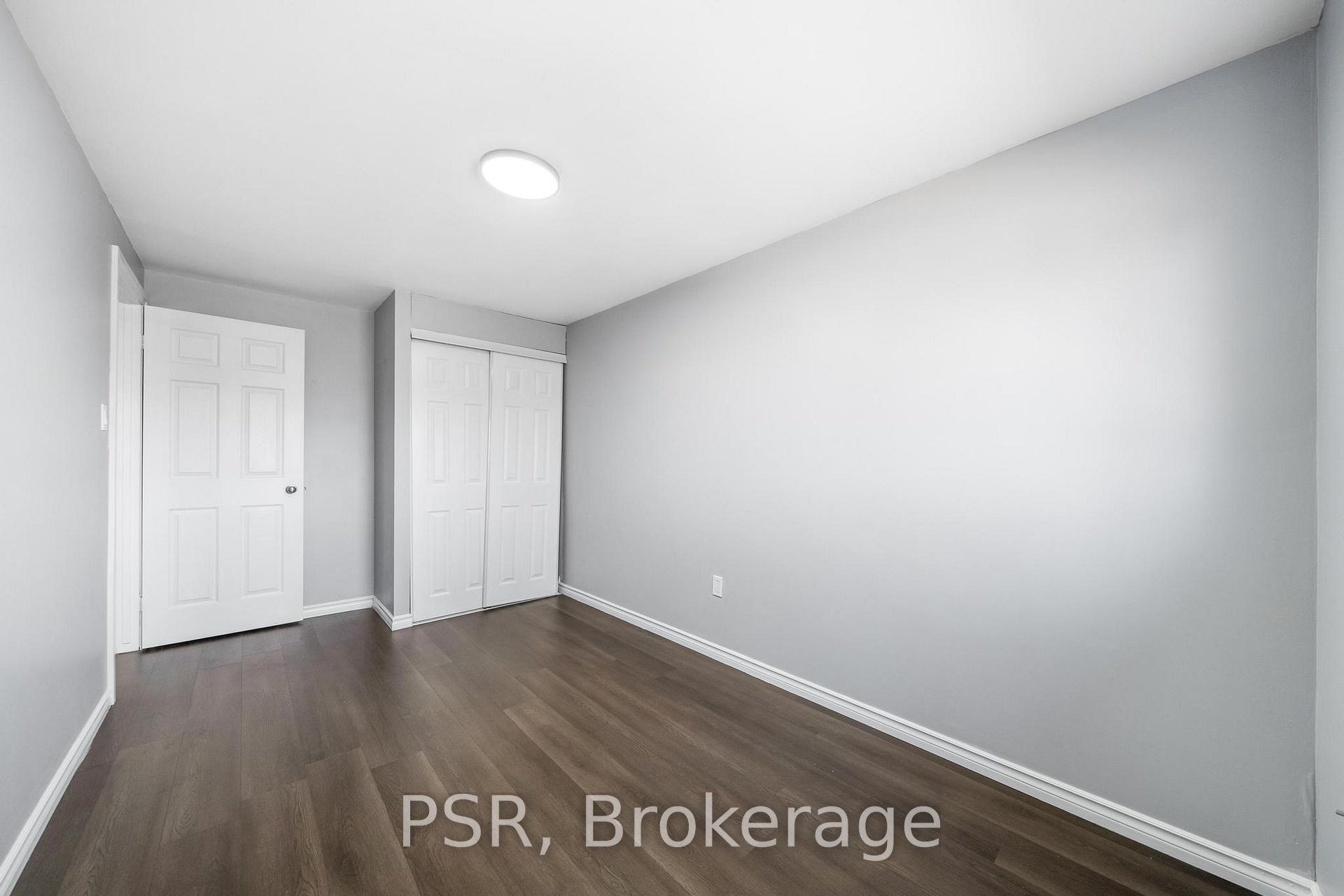3 Bedrooms Condo at 10 Angus, Hamilton For sale