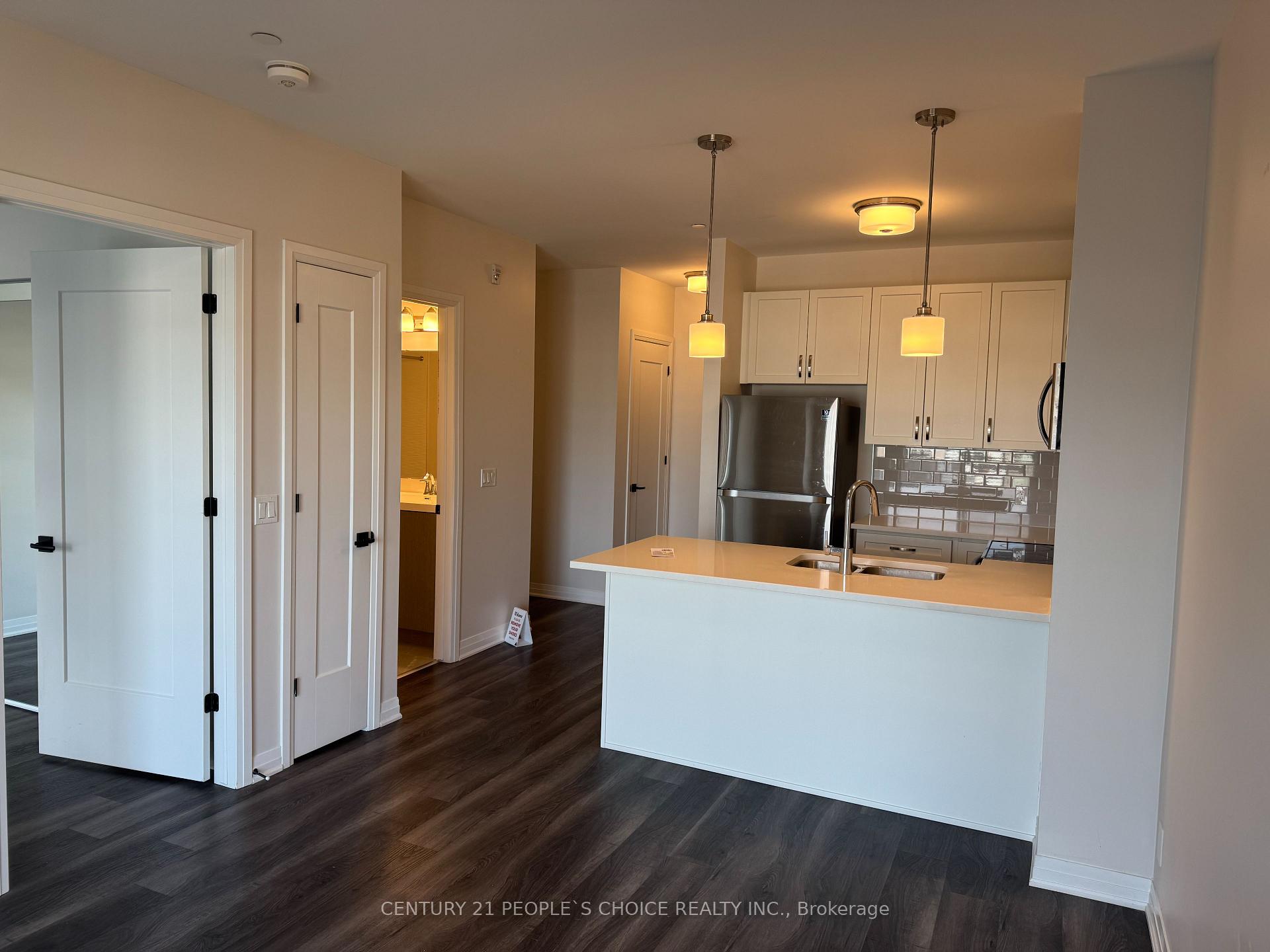 2 Bedrooms Condo at 102 Grovewood Common, Oakville For sale