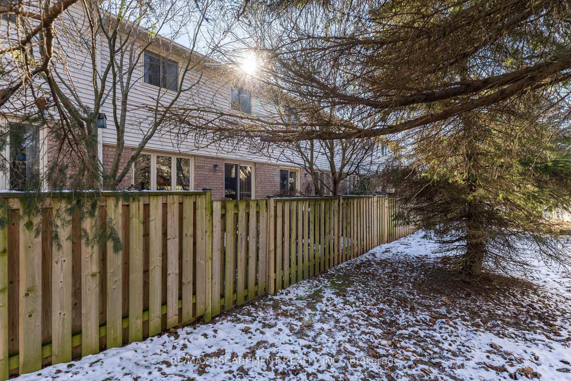 3 Bedrooms Condo at 79 Braeheid,  Hamilton For sale